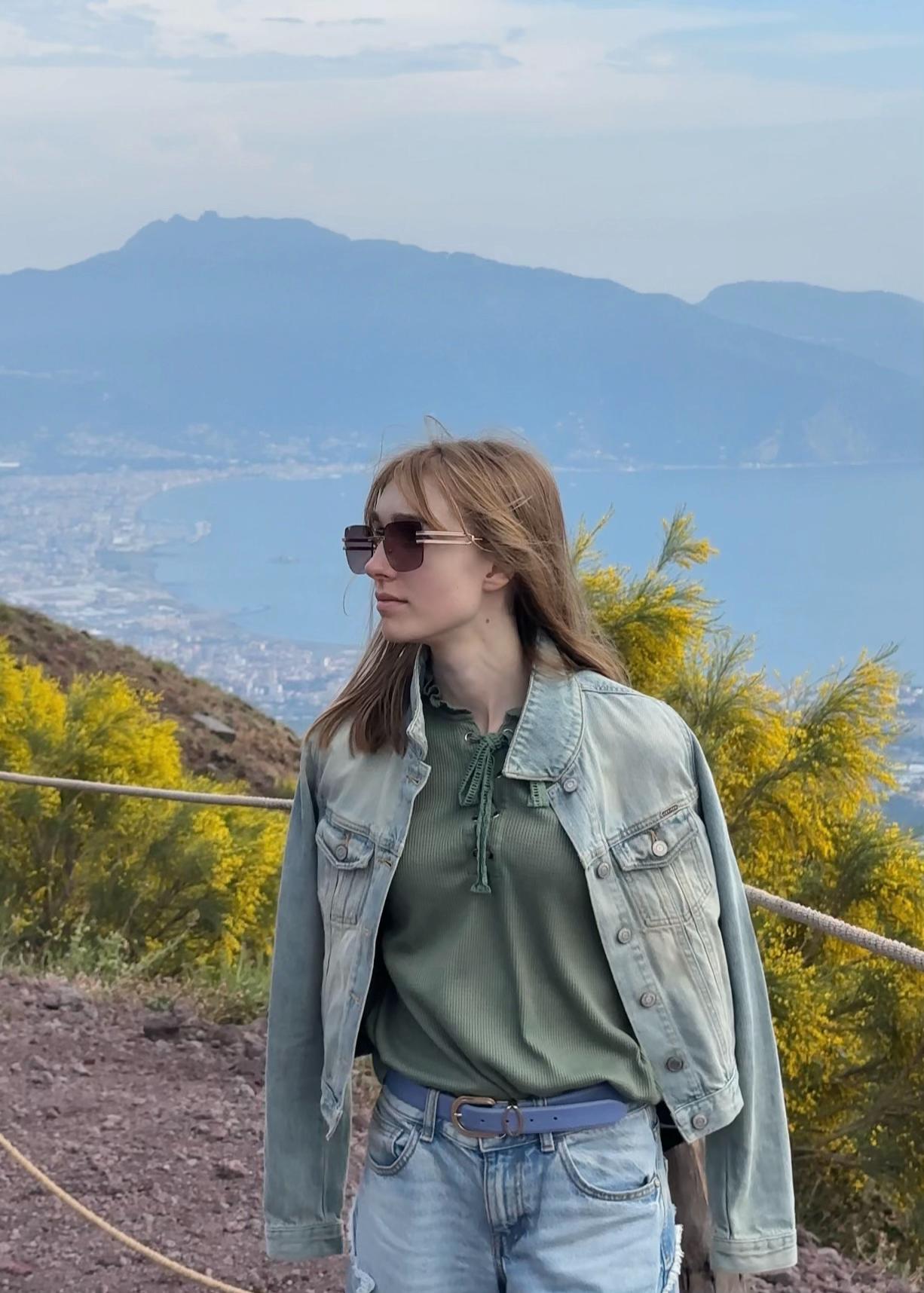 @Elizabeth Muz France 🇫🇷