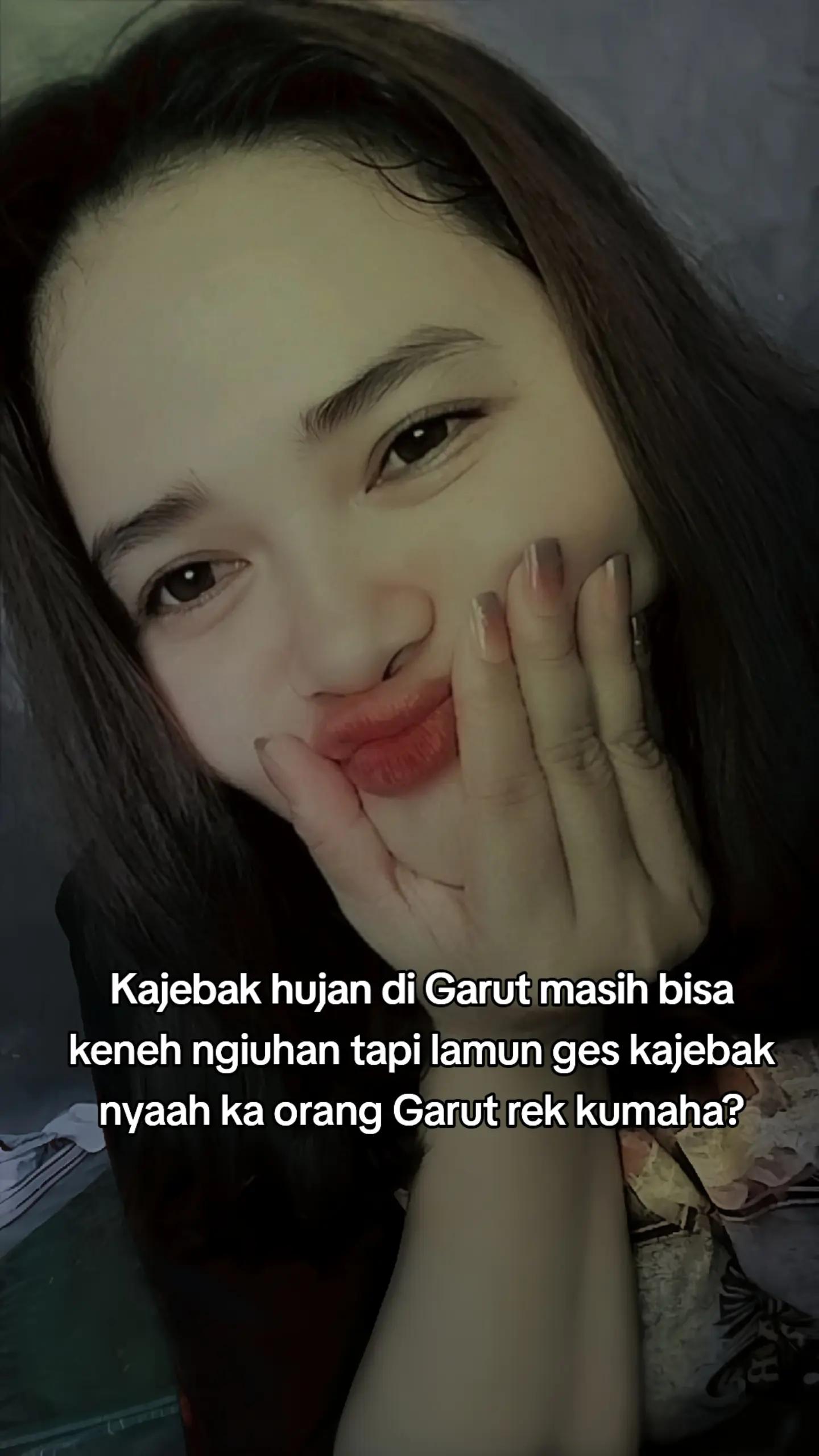 @Panggil aja Ateu.cha