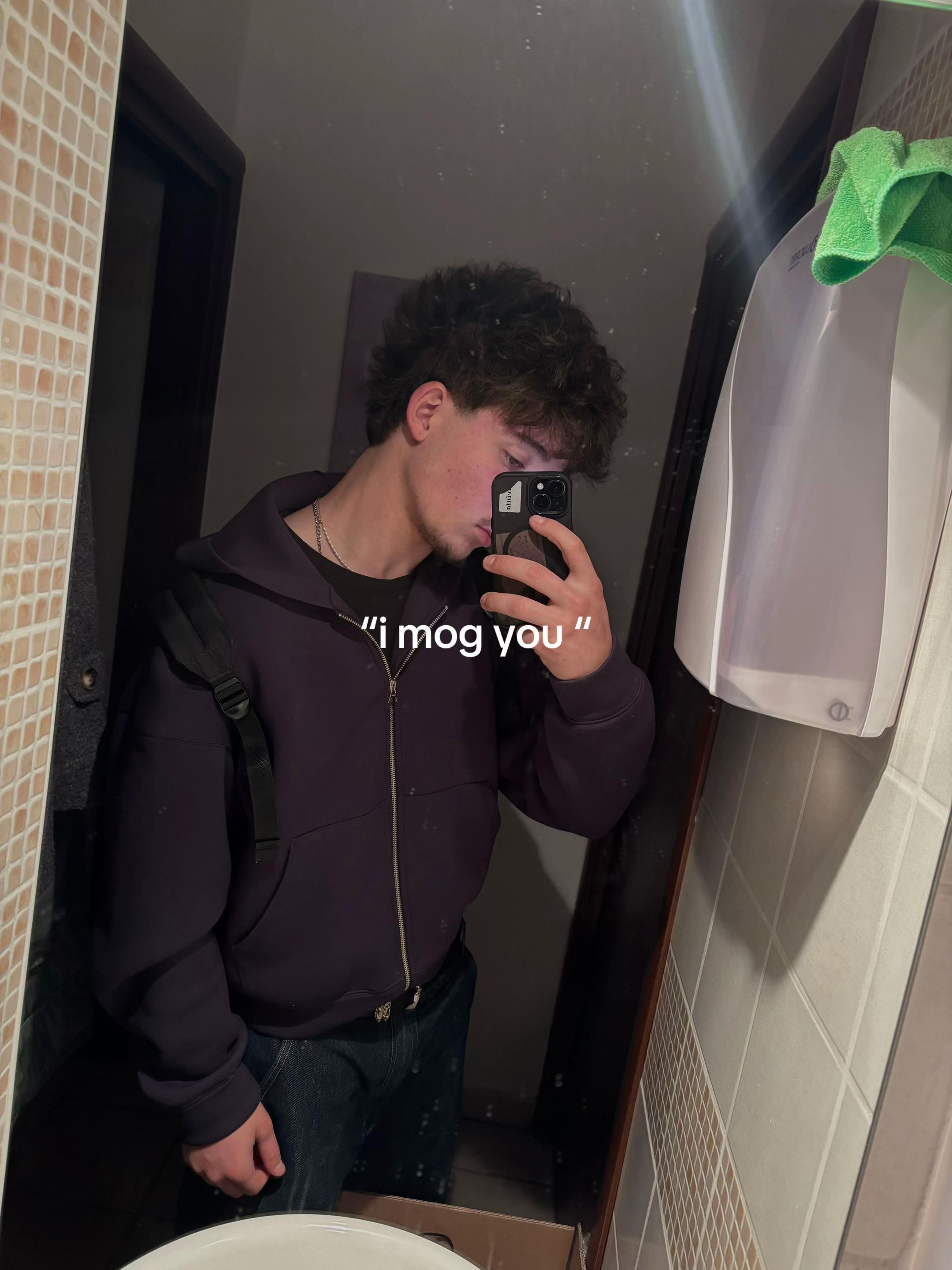 @🦇