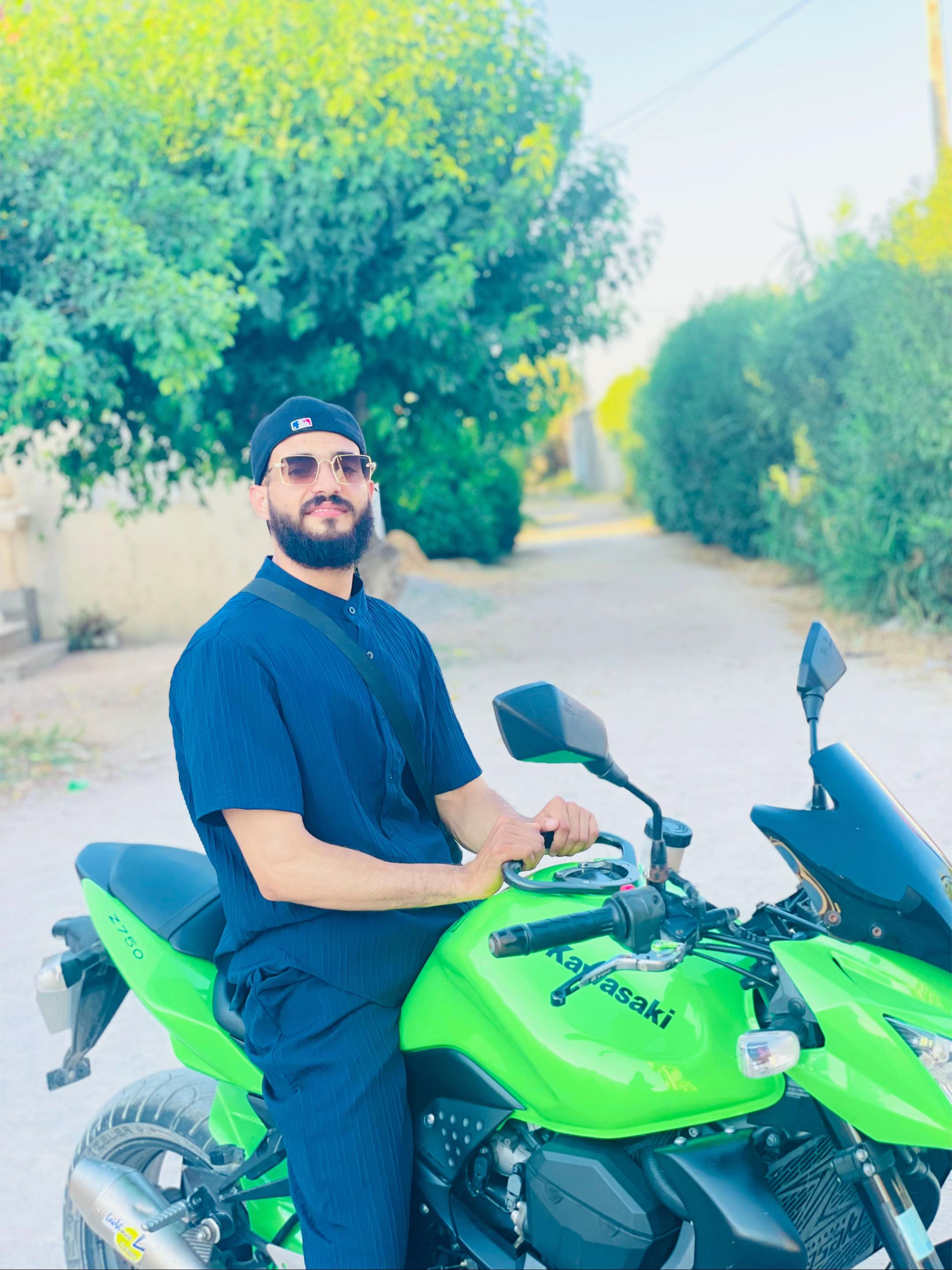 @Malek Maki382