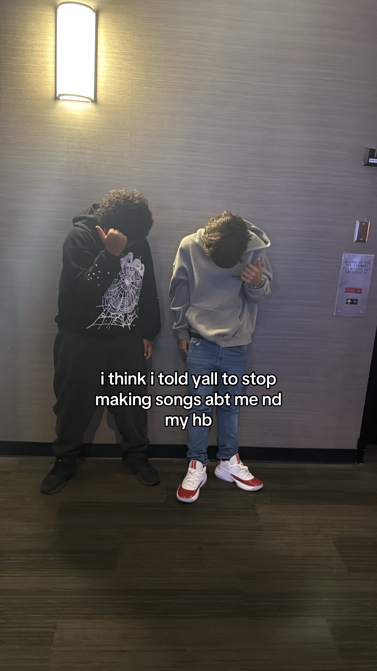 @👾