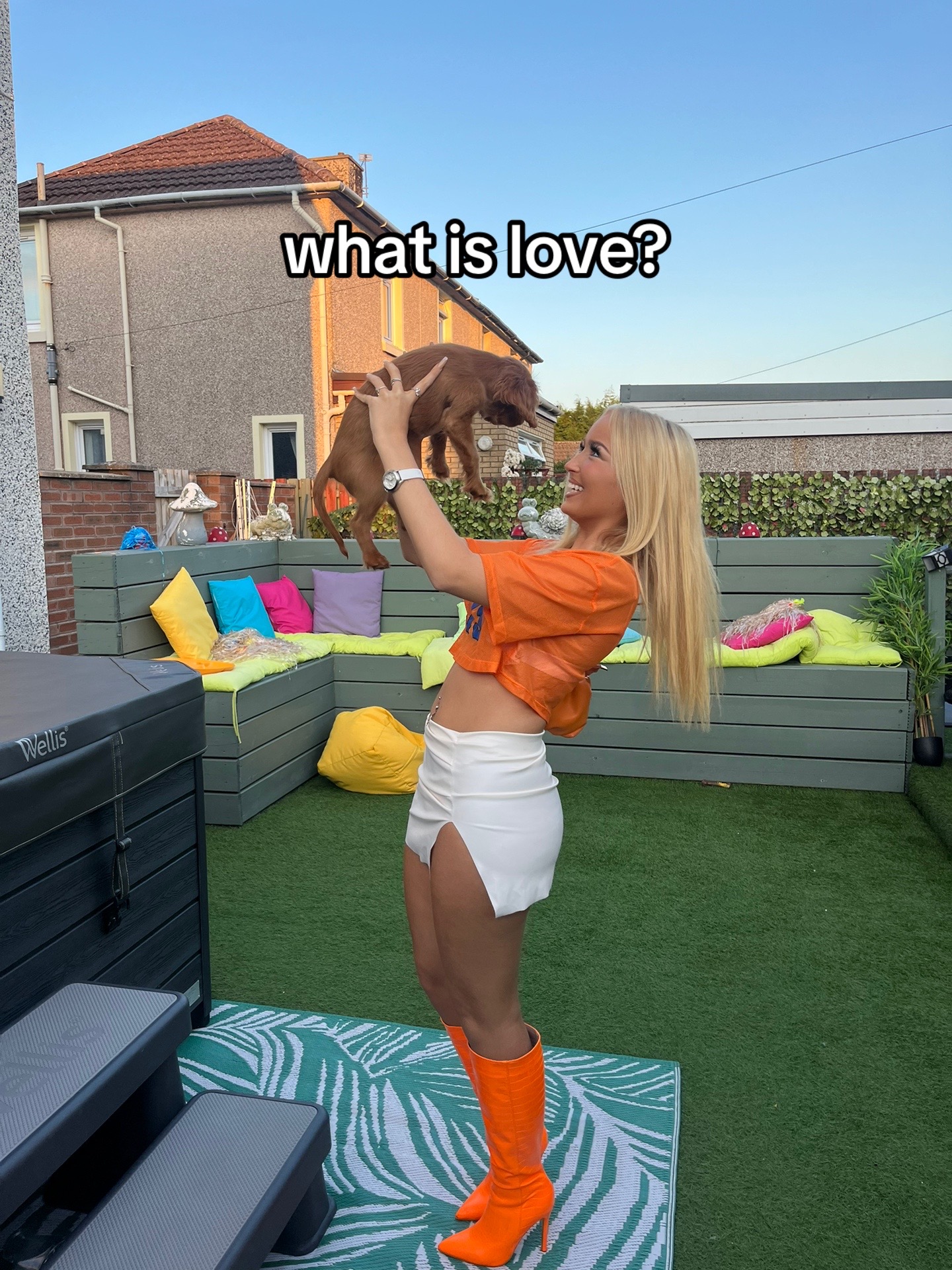 @E R I N T E R V I T