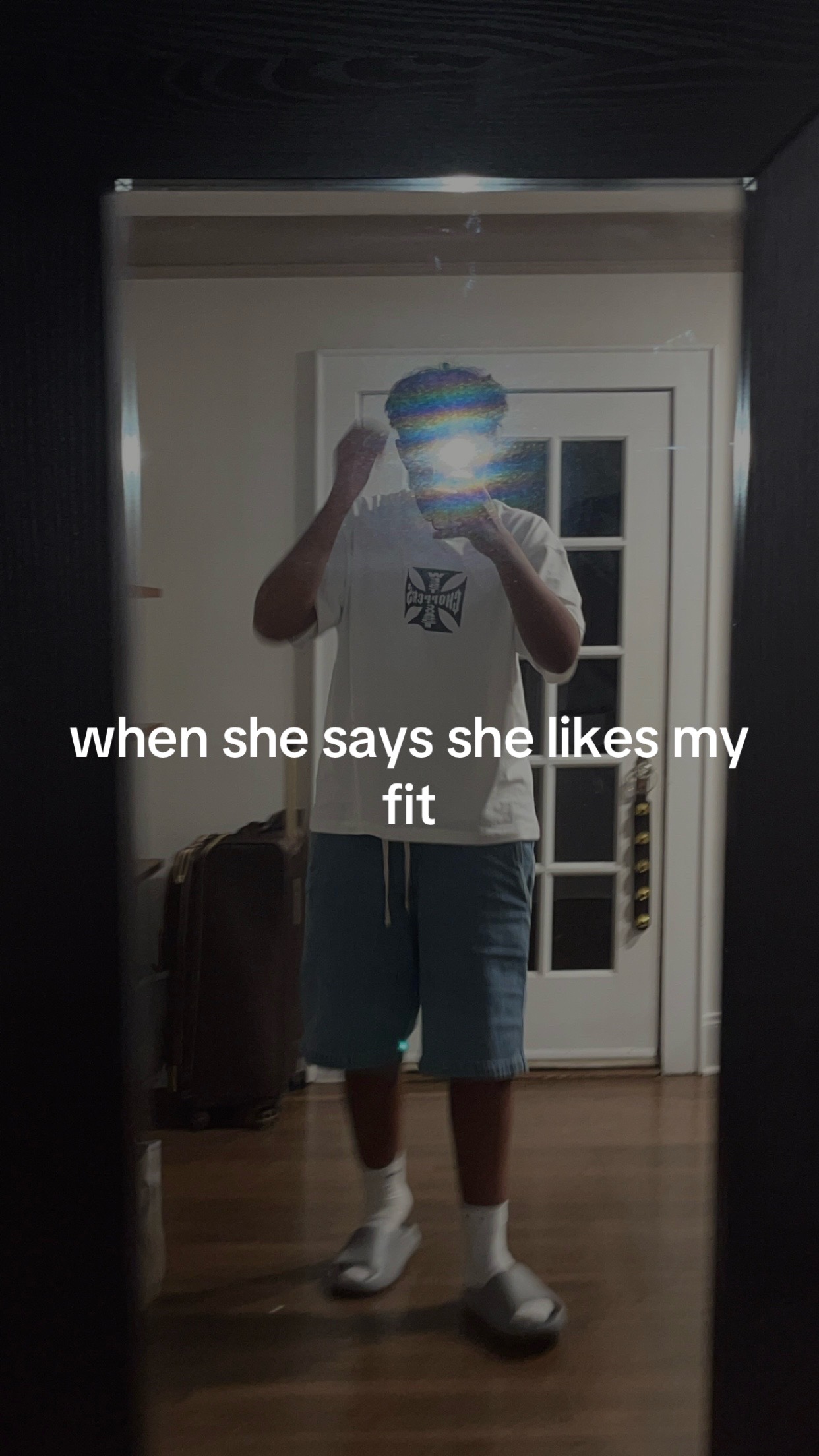 @￴