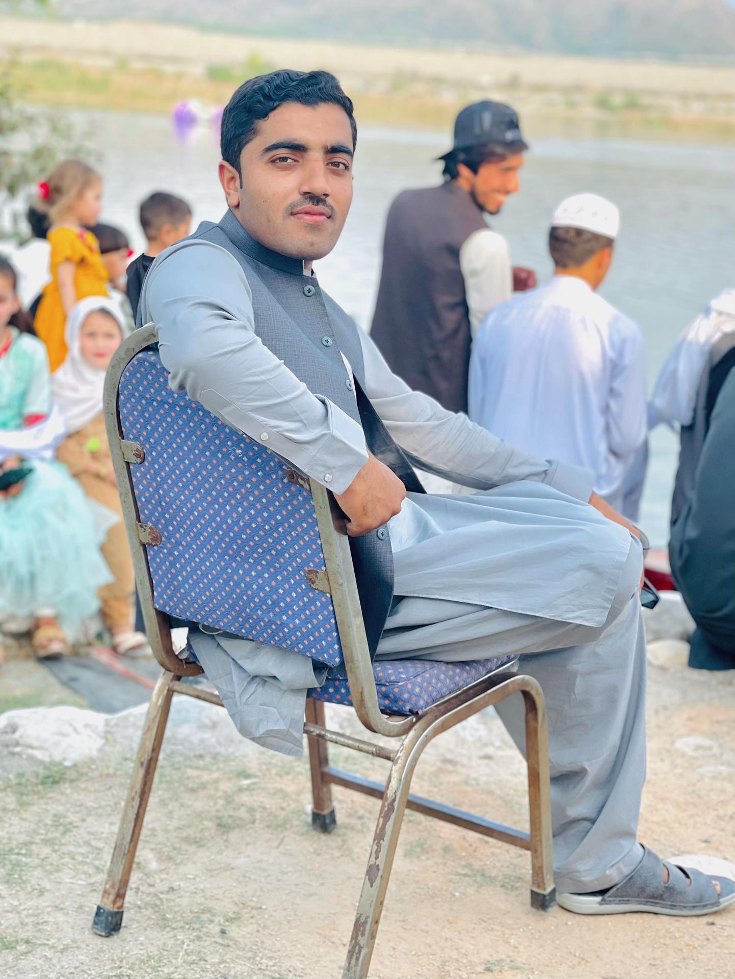 @زروبئ ننگیالے