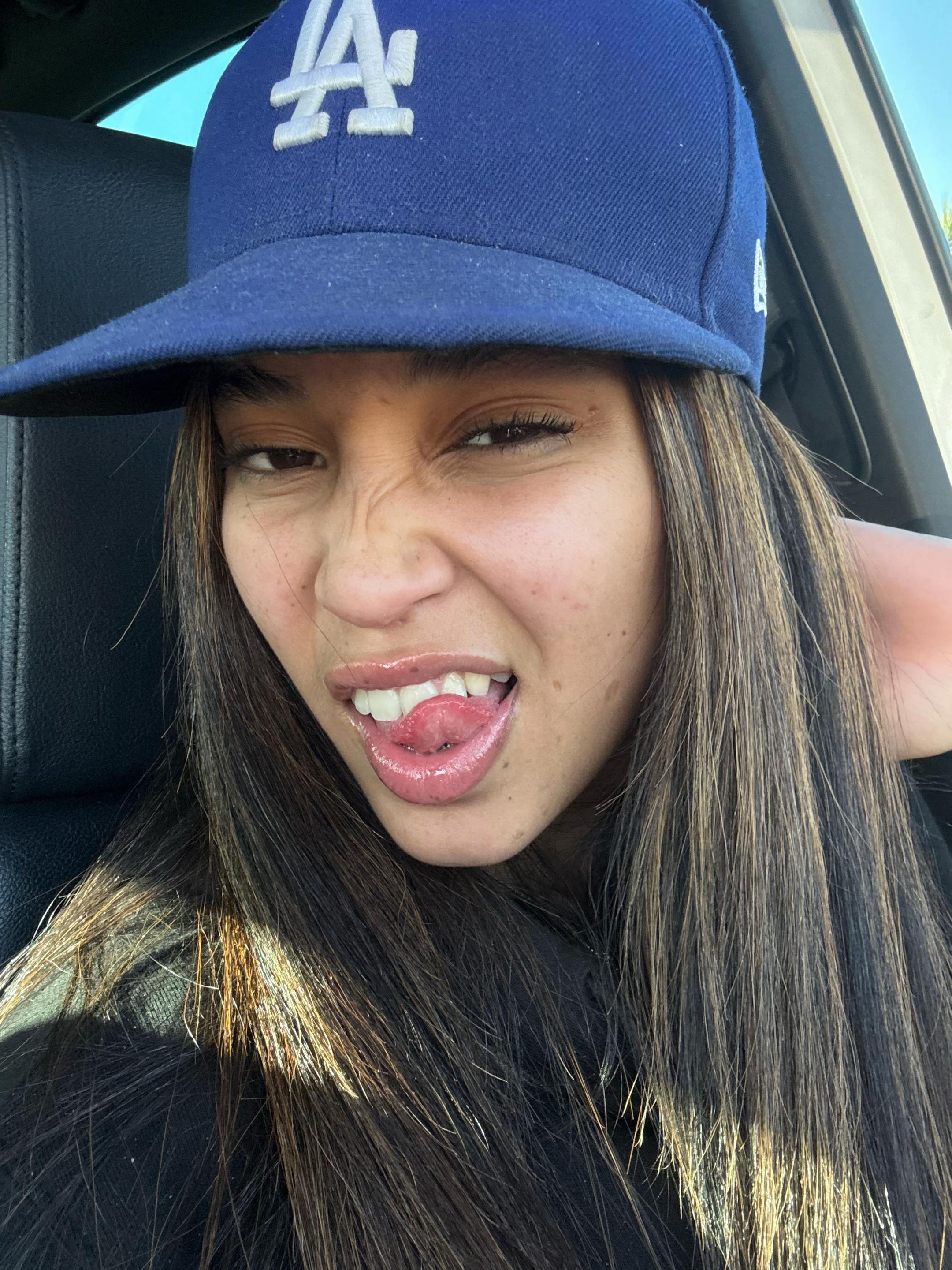 @momofebs