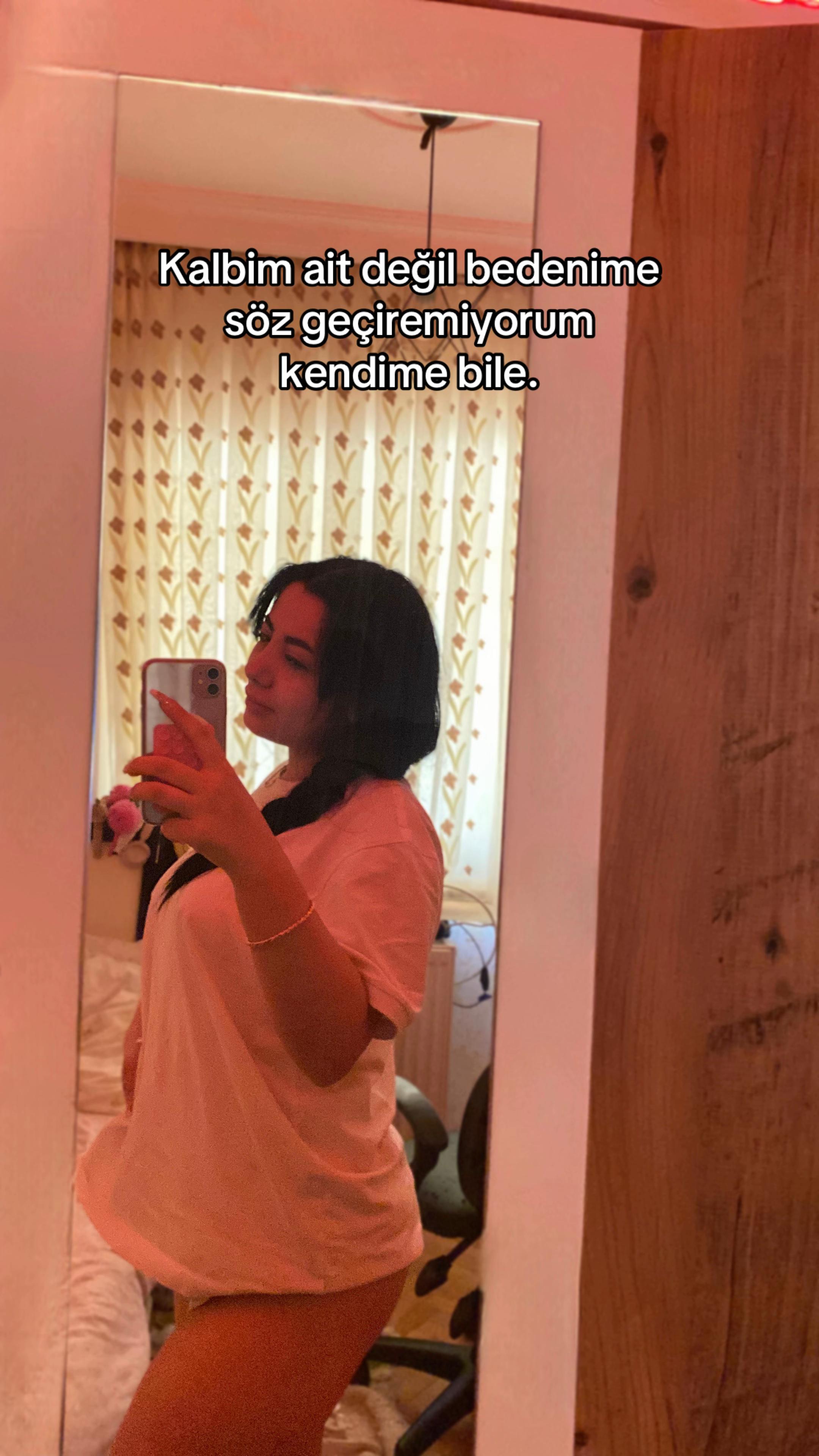 @Sudeloraa