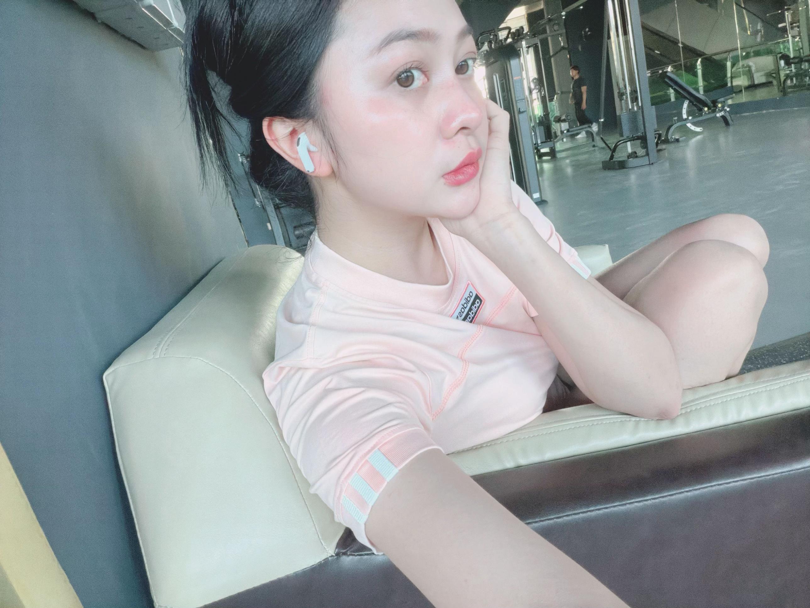 @SIM SREYMOM 888 (ជំទាវ តូច)
