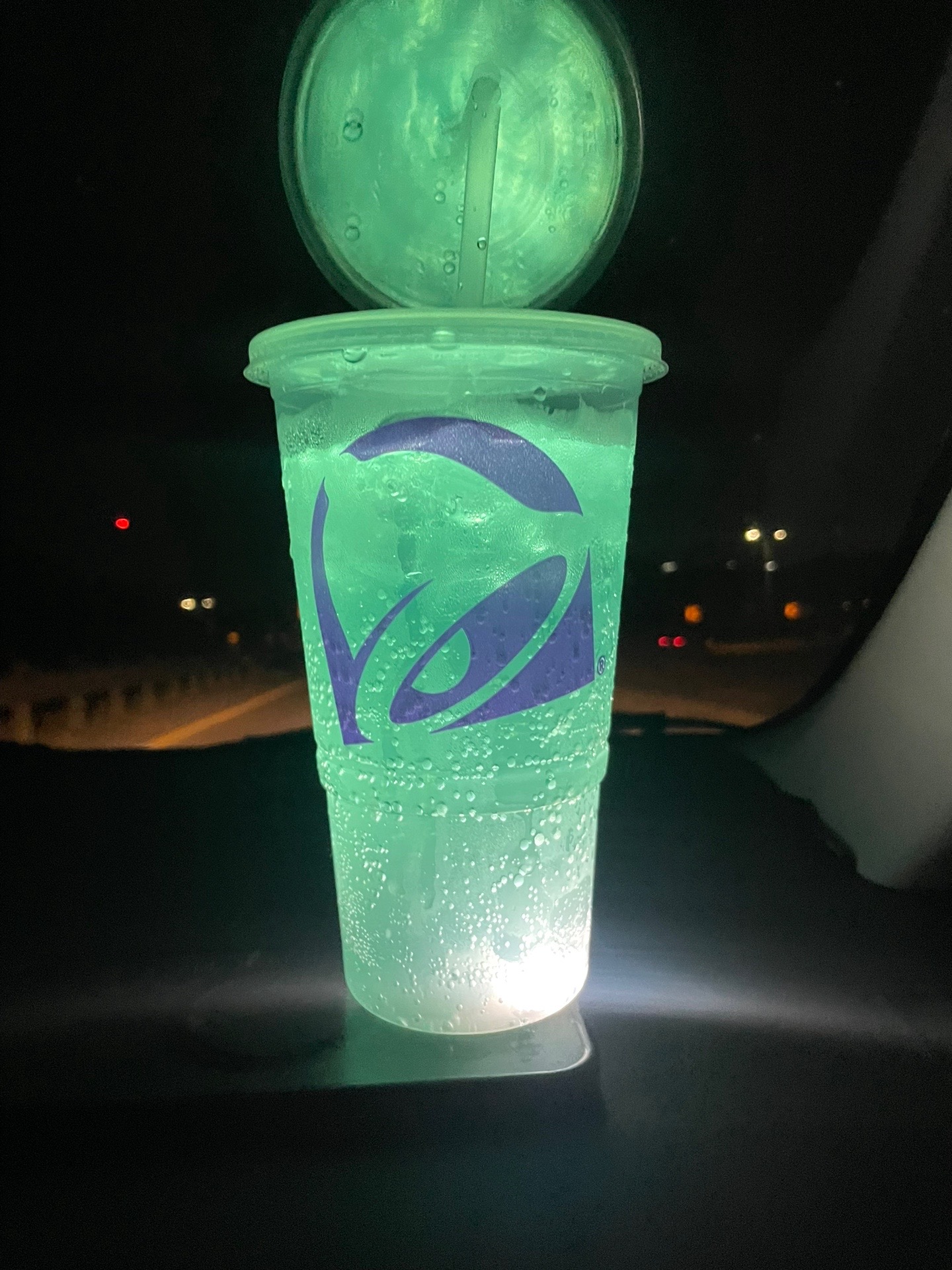 @𖣂
