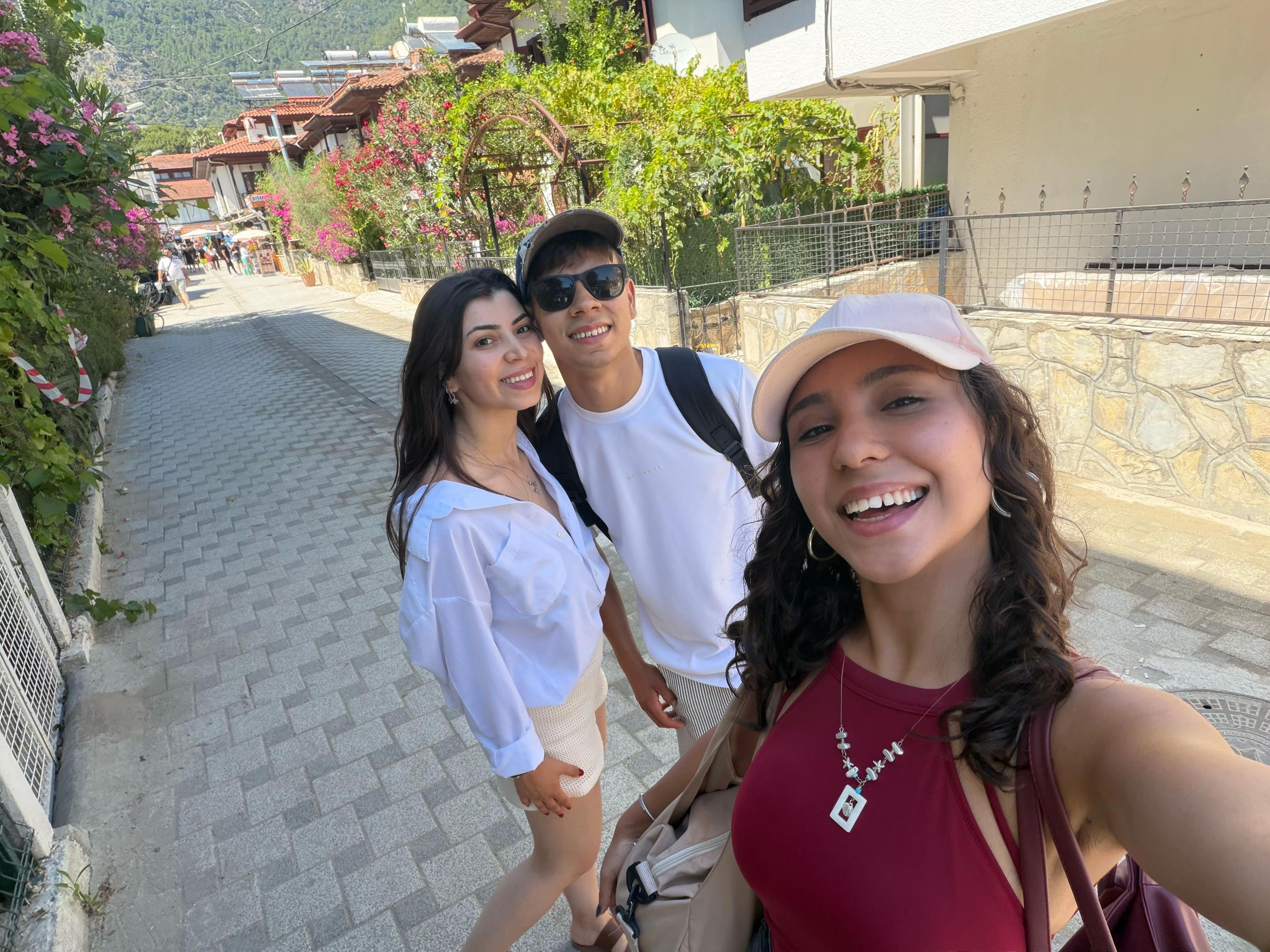 @Şehrinaz