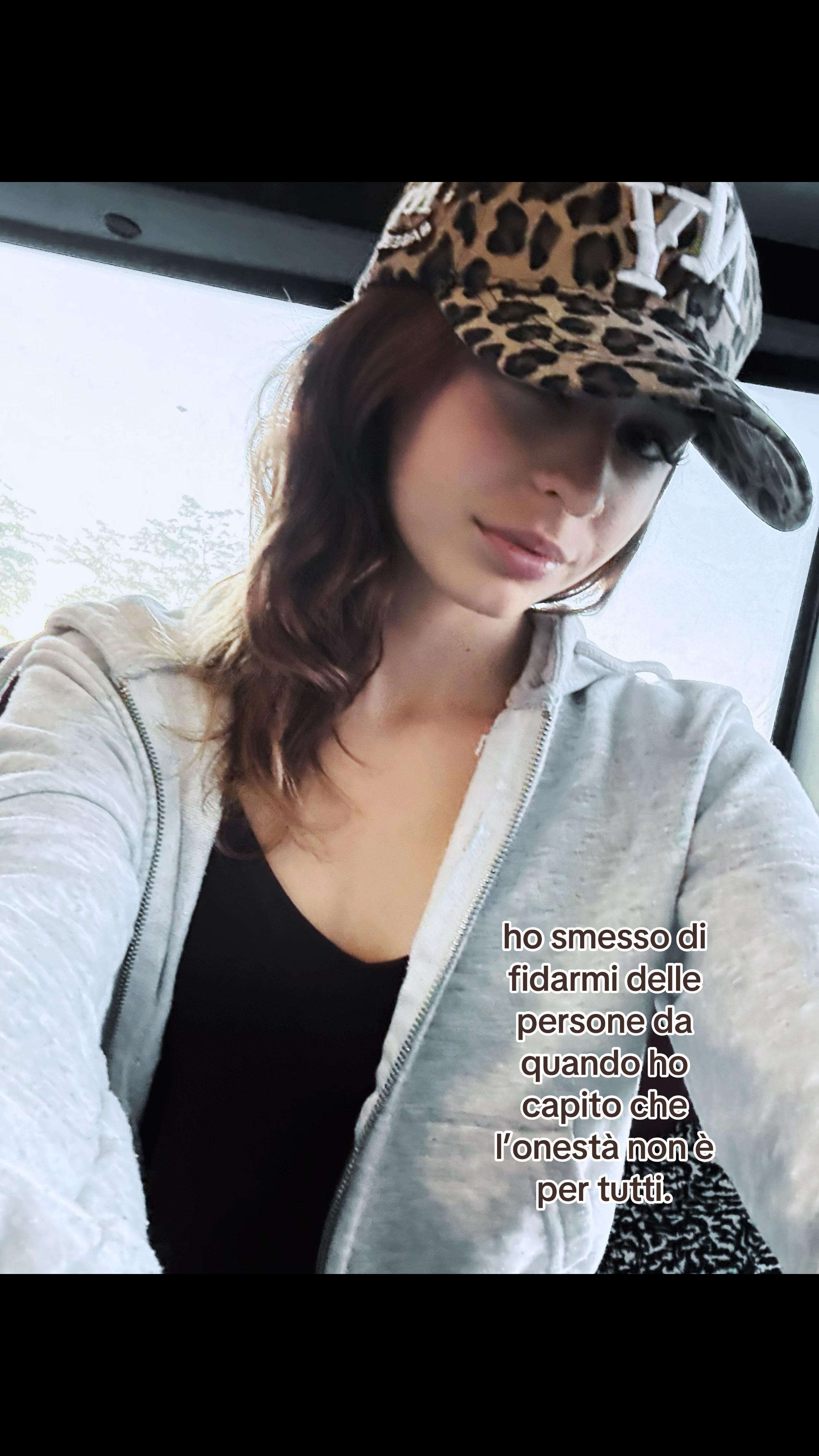 @🪽𝓚𝓻𝓲𝓼 🪽
