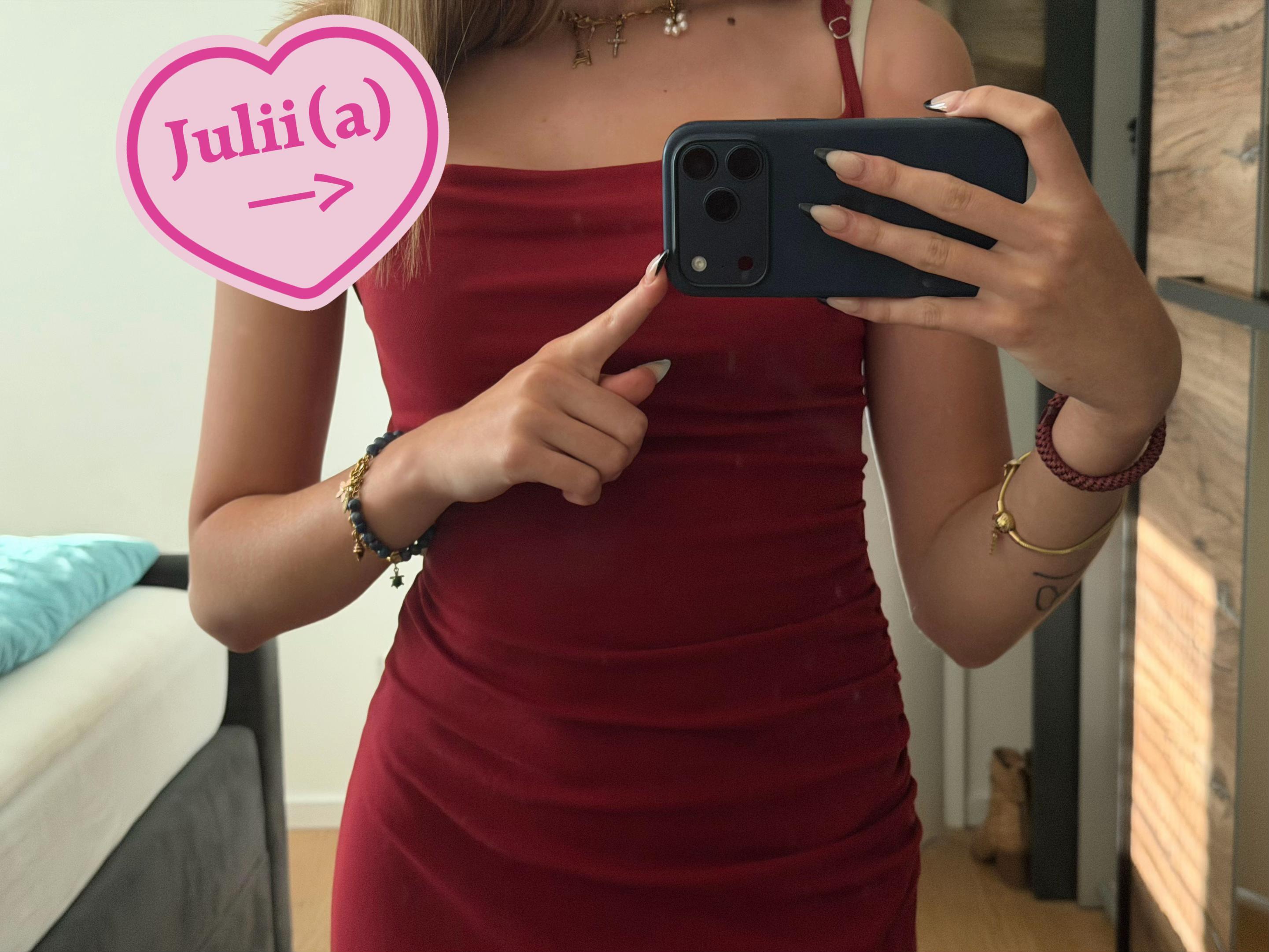 @juliaa