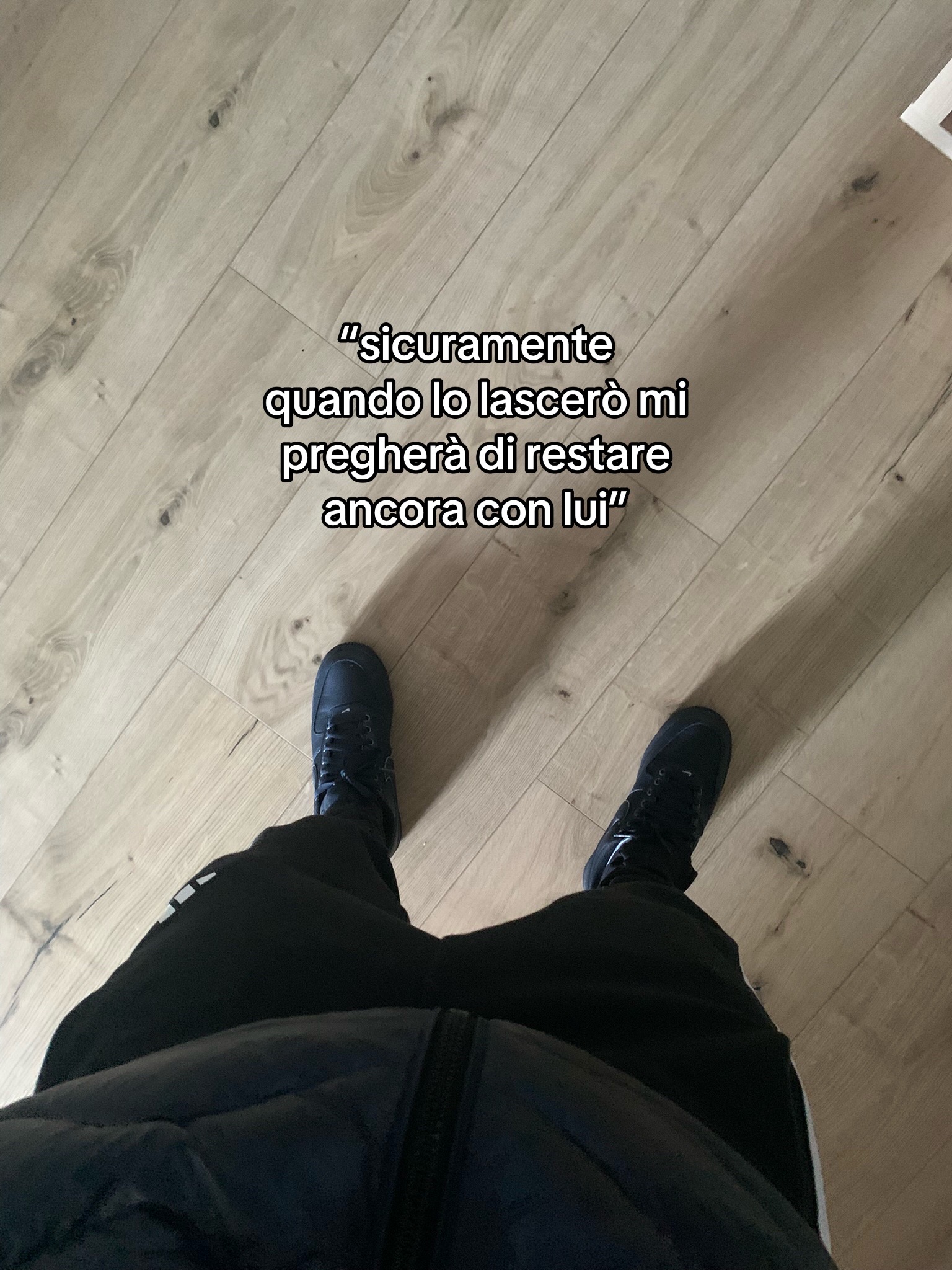 @18𖣂