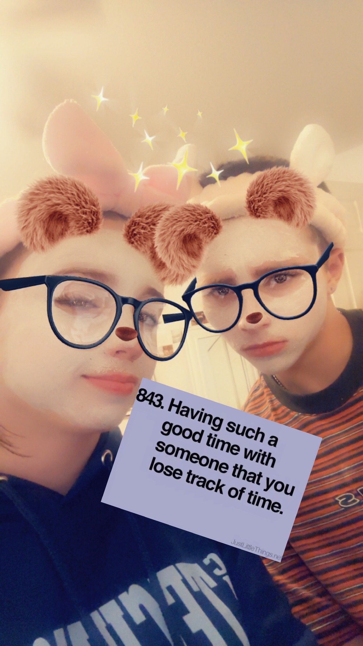 @Ċħąřłęş