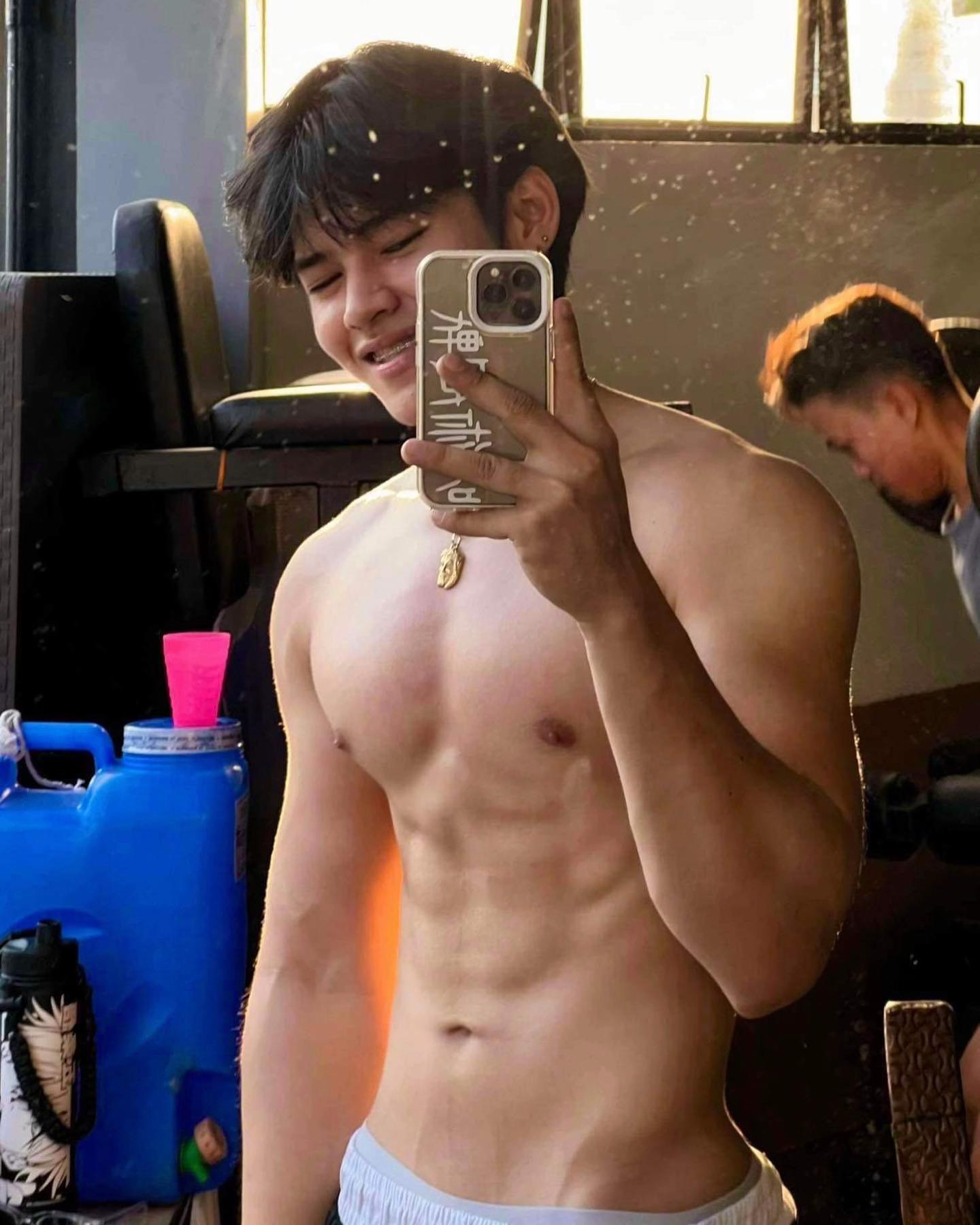 @imnotrobbot0