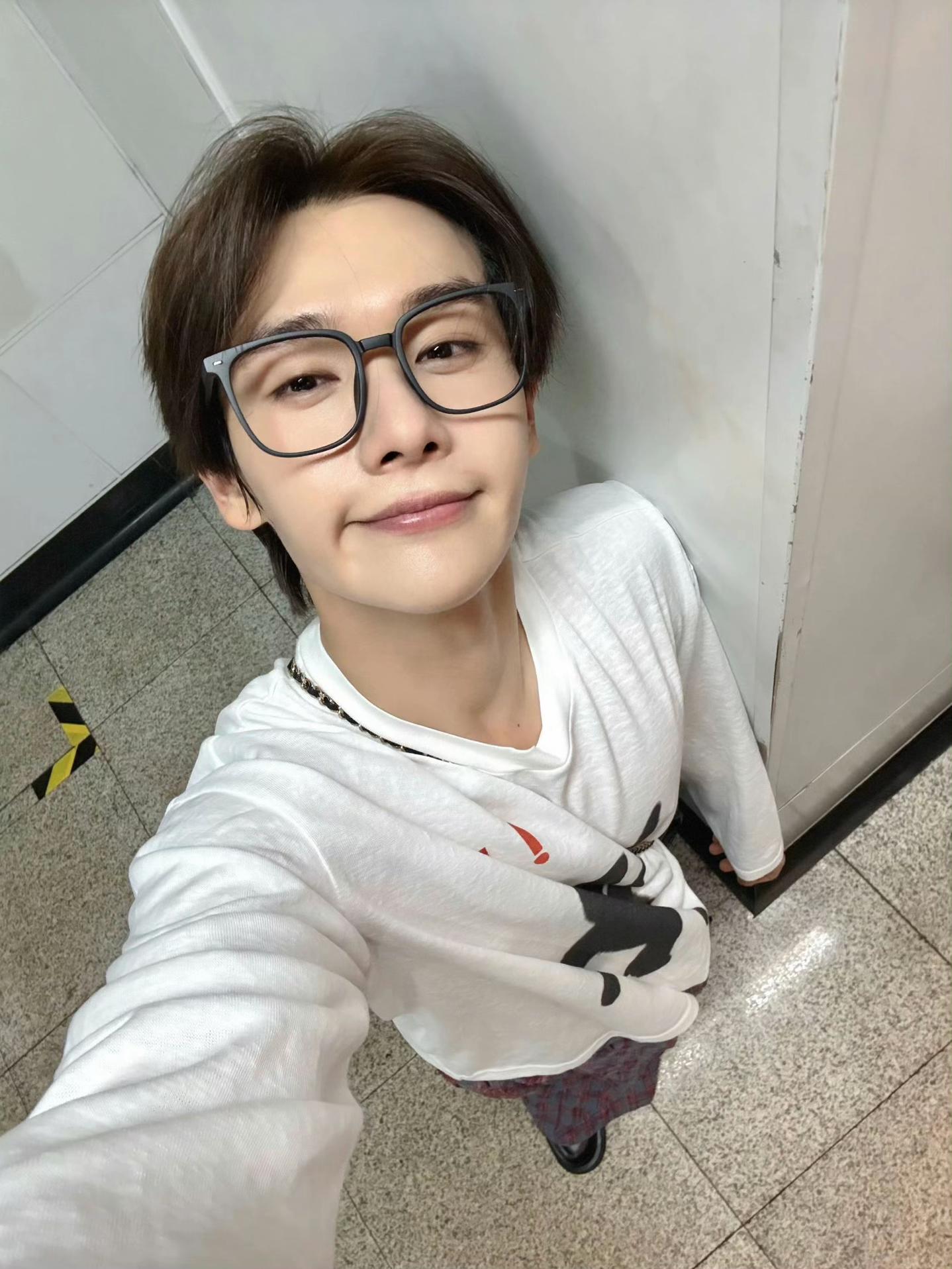 @V:⤾·˚