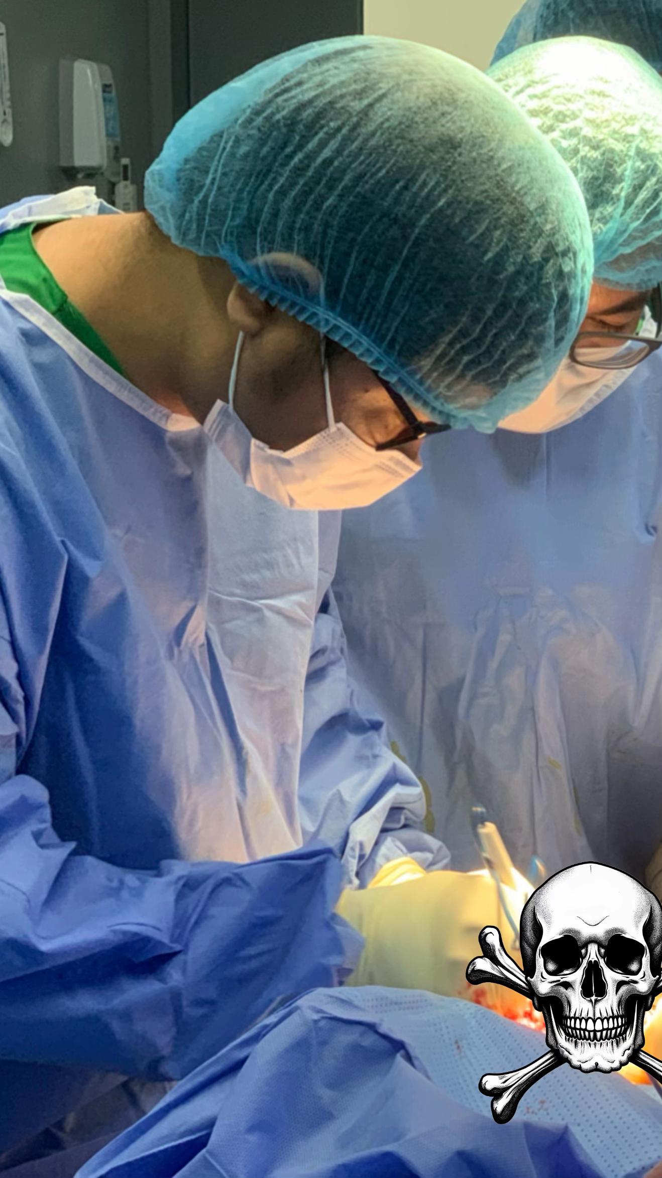 @Dr.Solidet-វះកាត់ឆ្អឹង