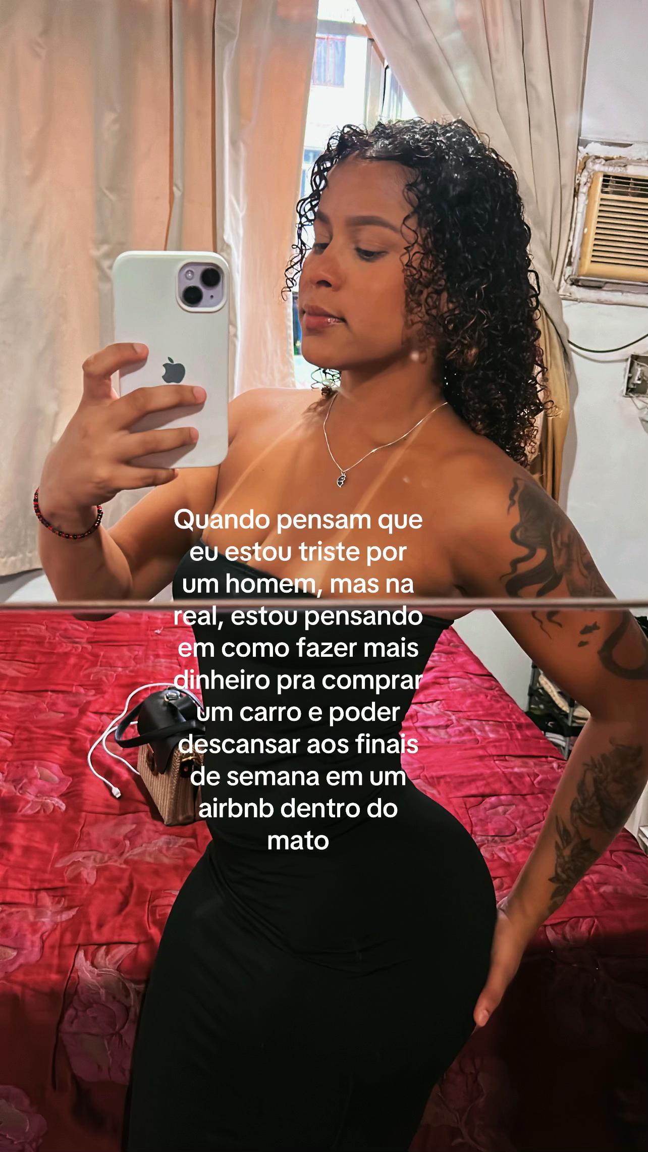 @L&iacute;via Trindade
