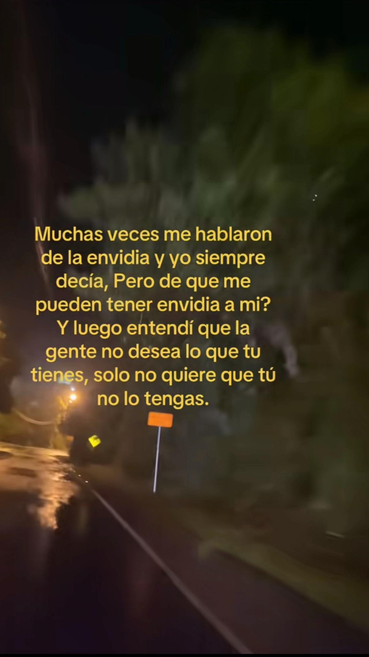 @Laura🦋