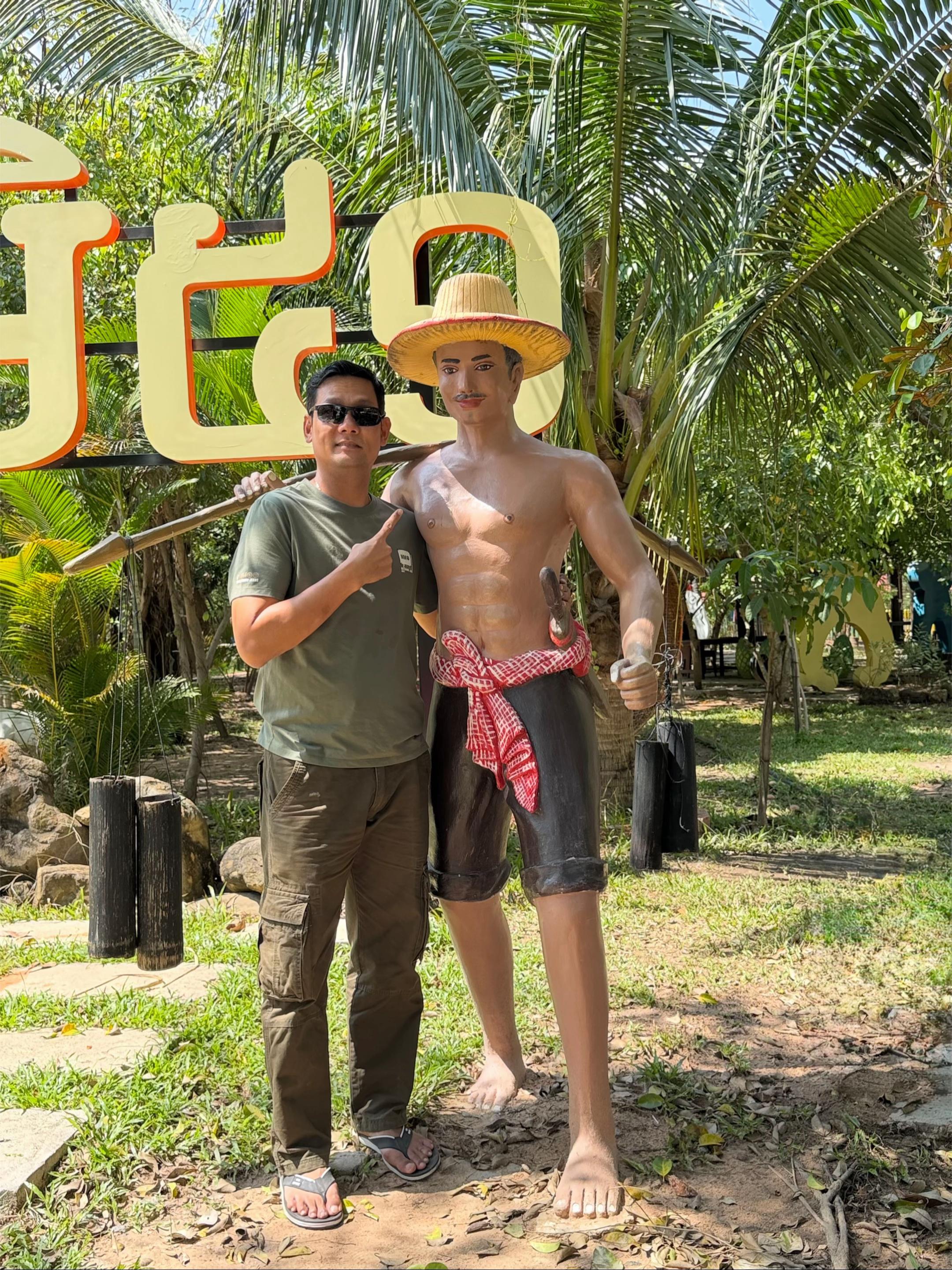 @Sun Meng Hy / ស៊ុនម៉េងហុី
