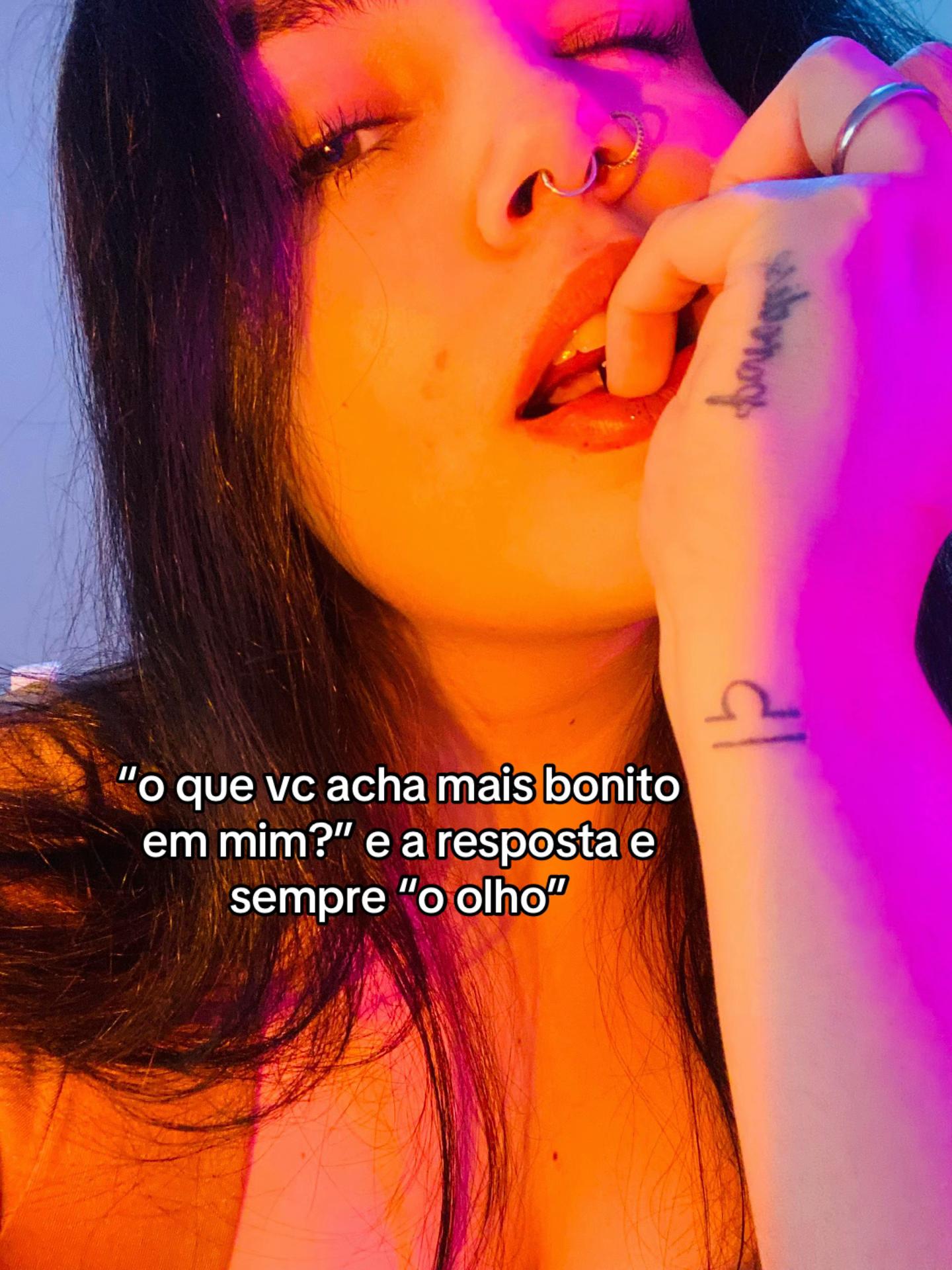 @vee ☥