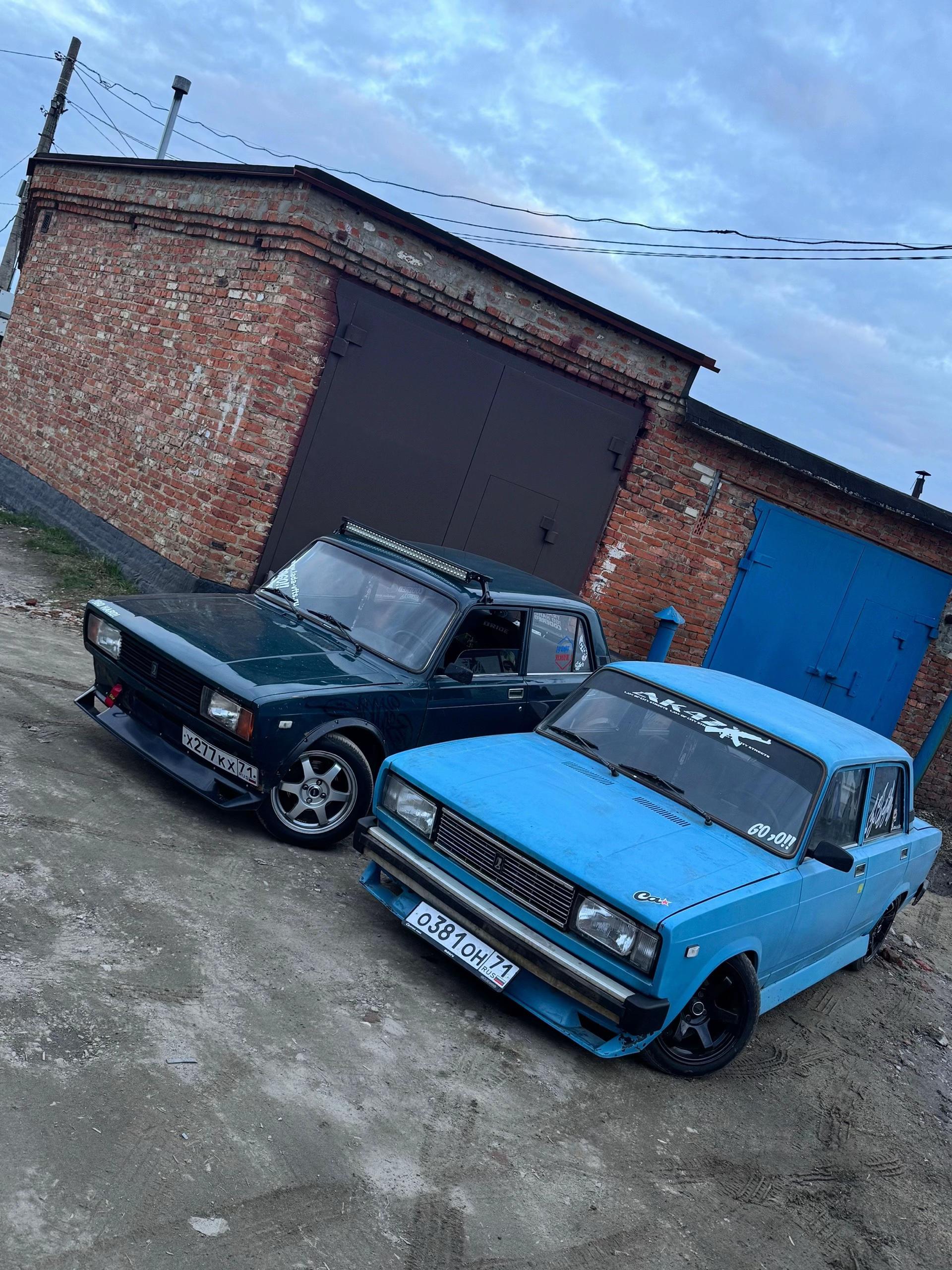 @_Below77_