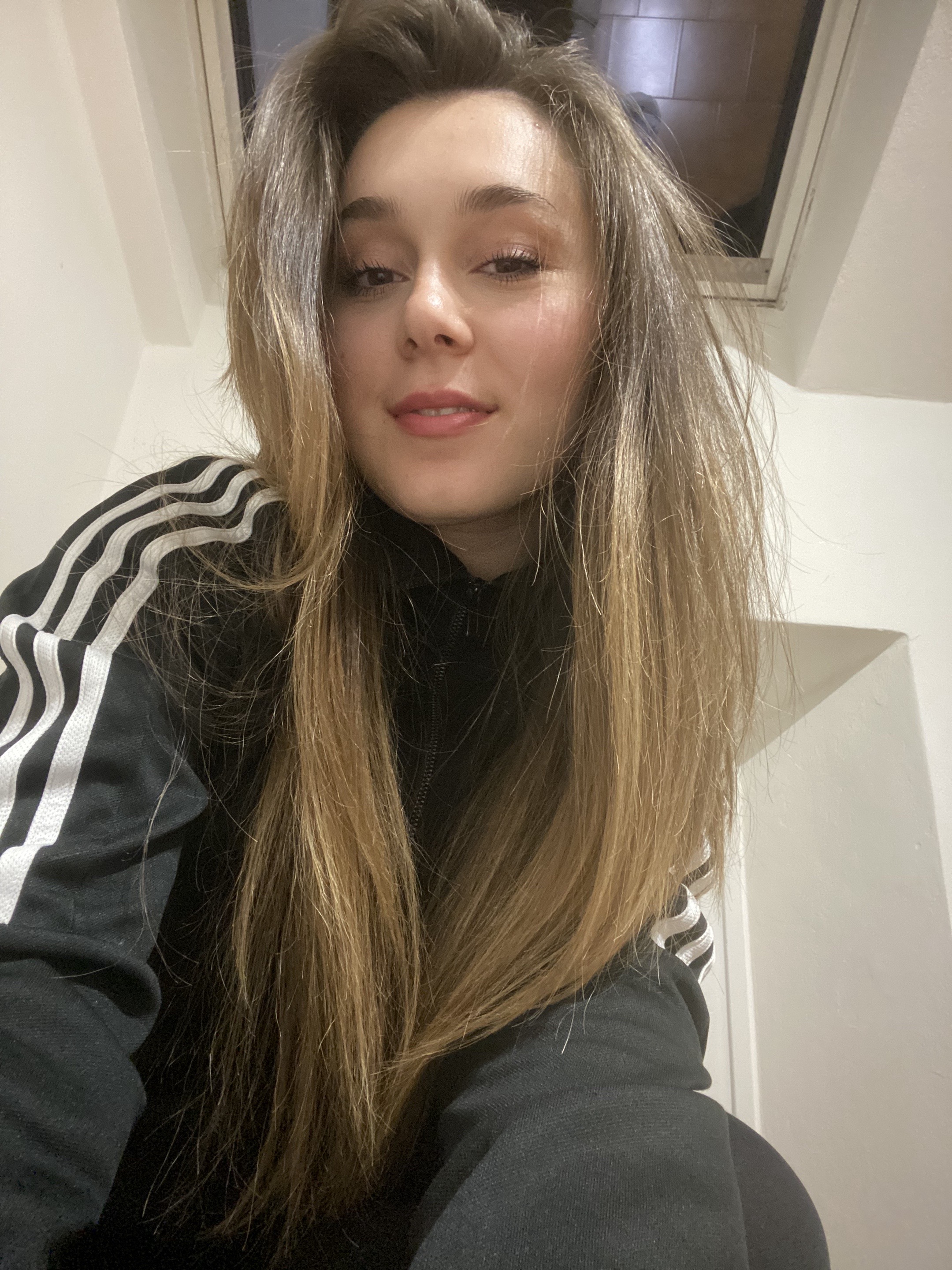@__ladesyyy__