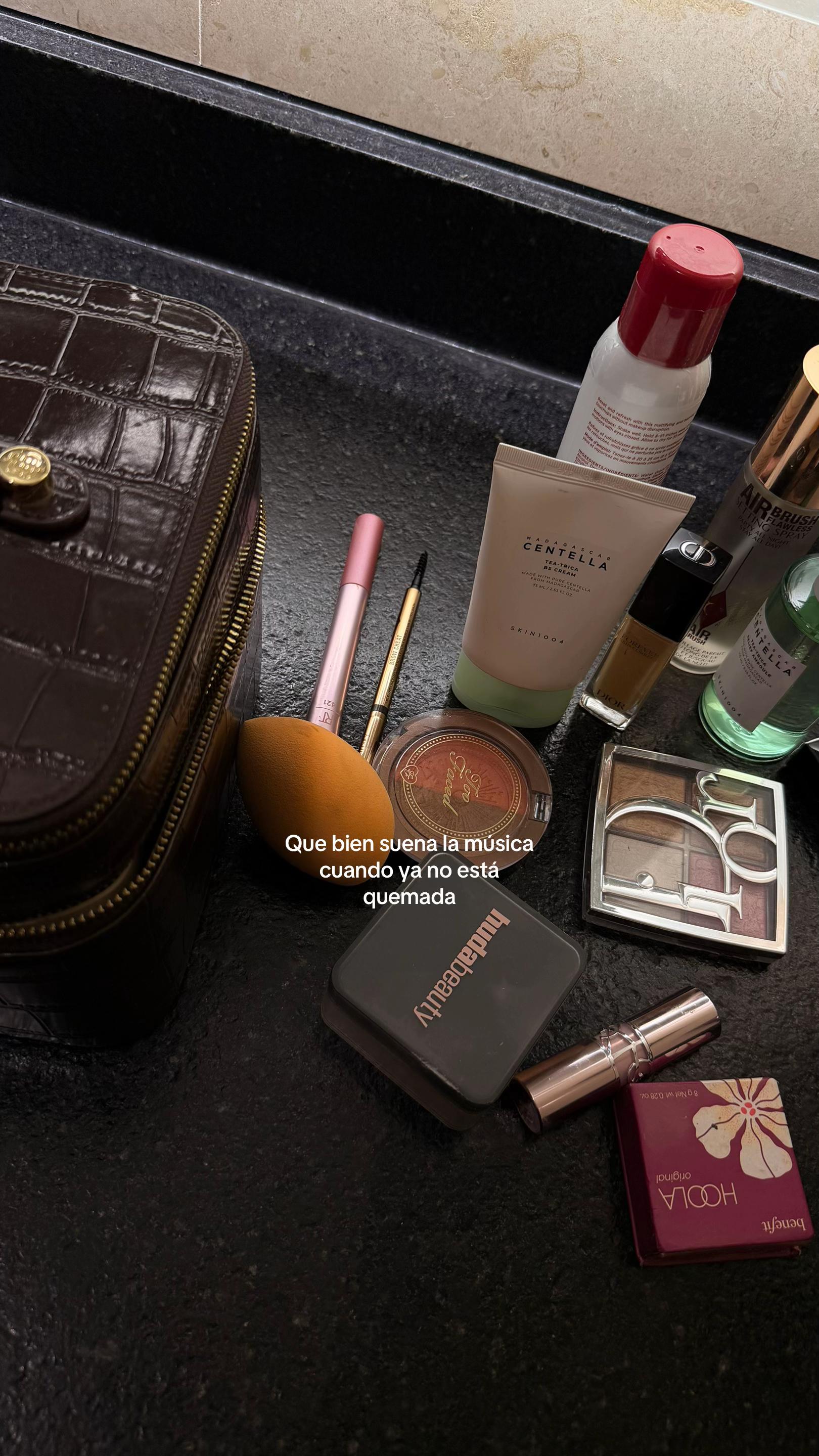 @𝐌𝐚𝐫𝐢𝐥𝐲𝐧 ✩