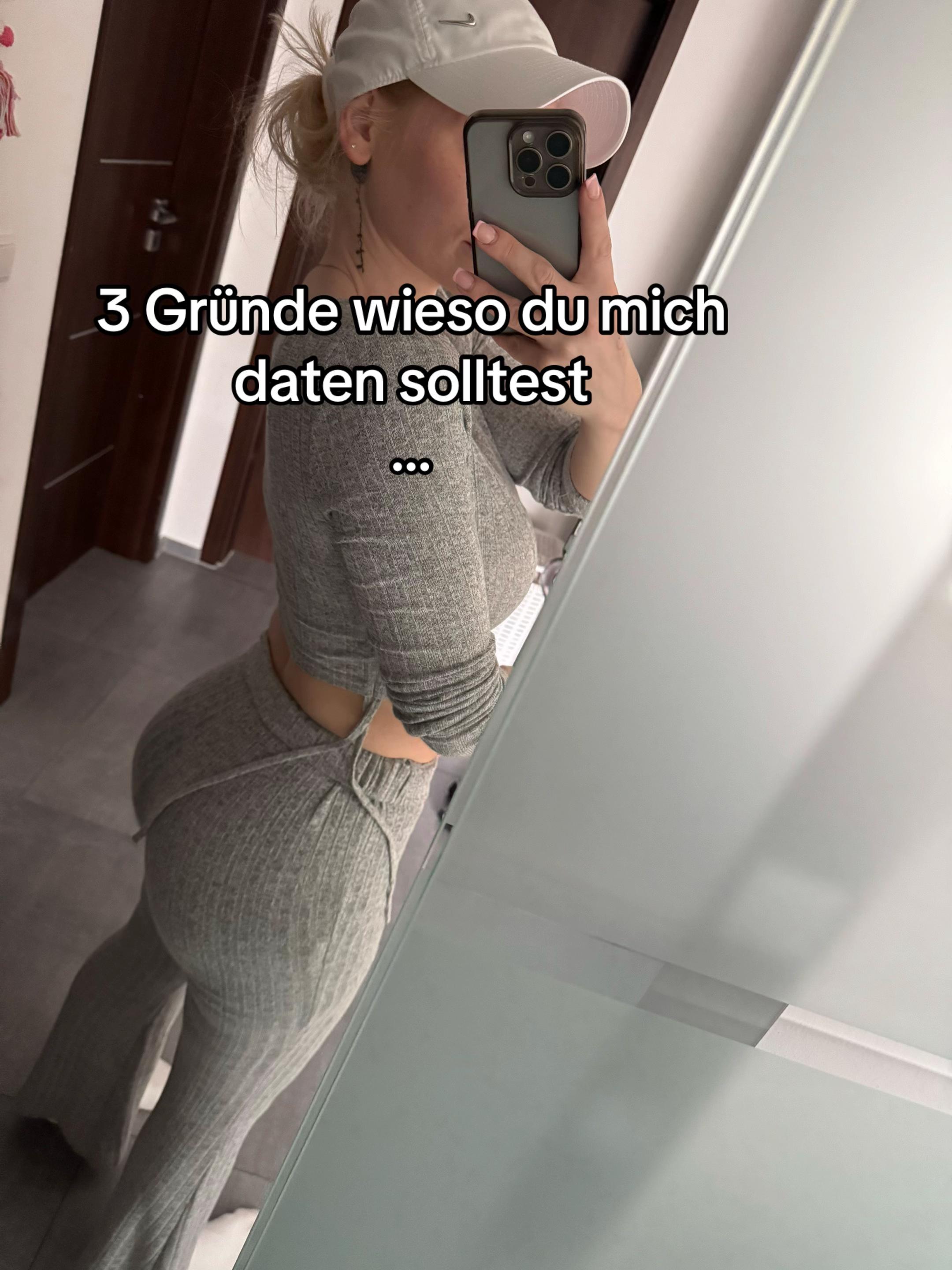 @Geraline_