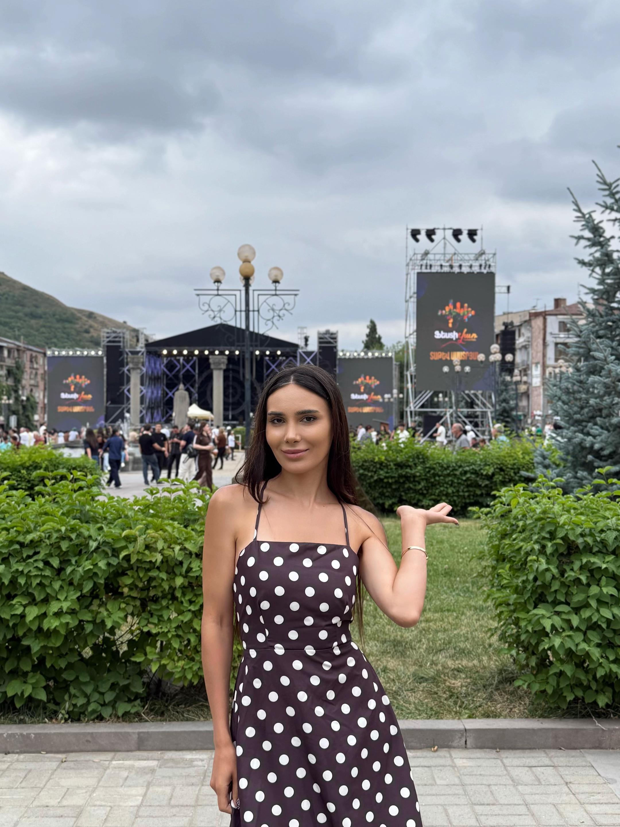@Khanna 🇦🇲