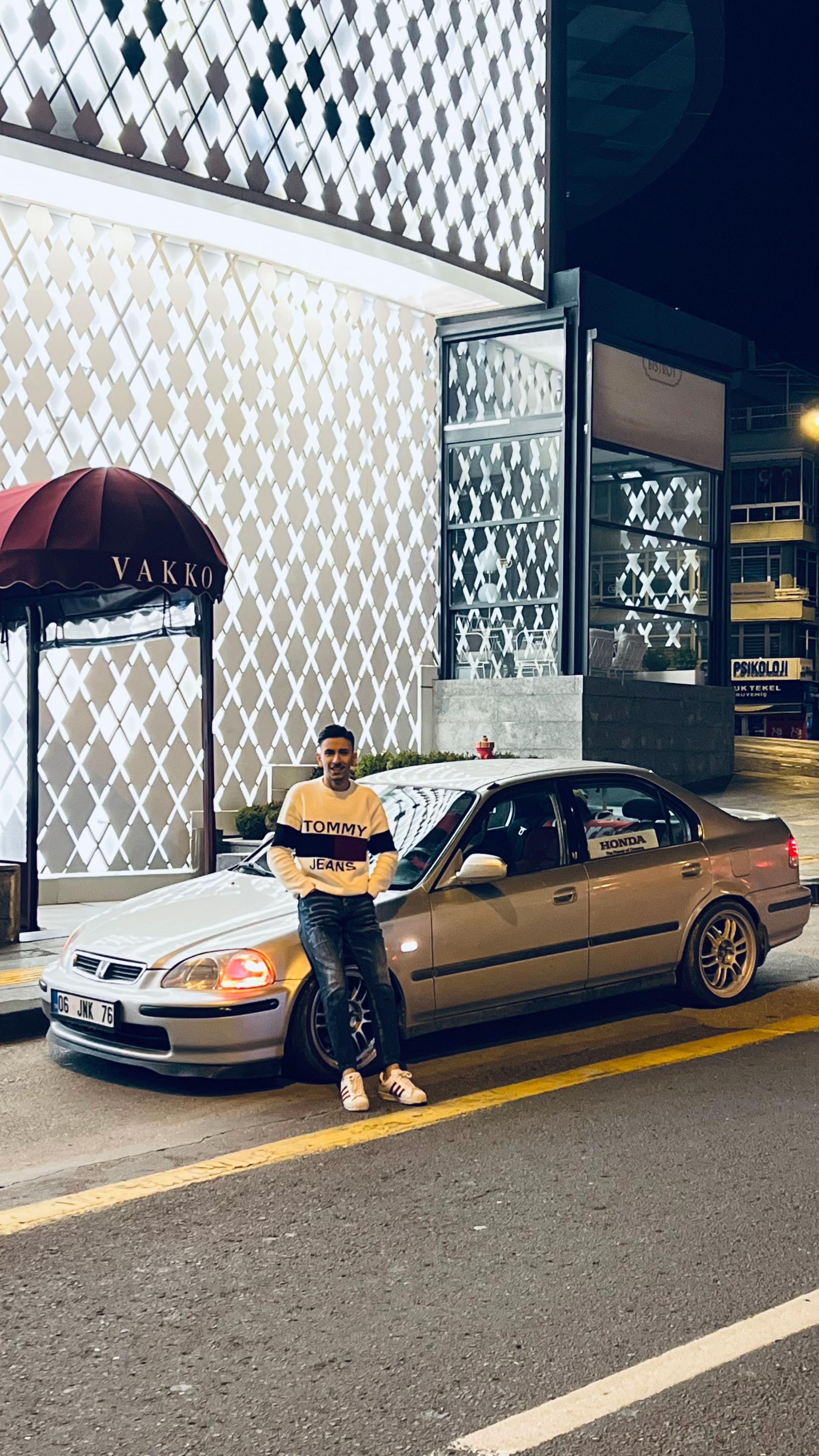 @𝐸.𝒦
