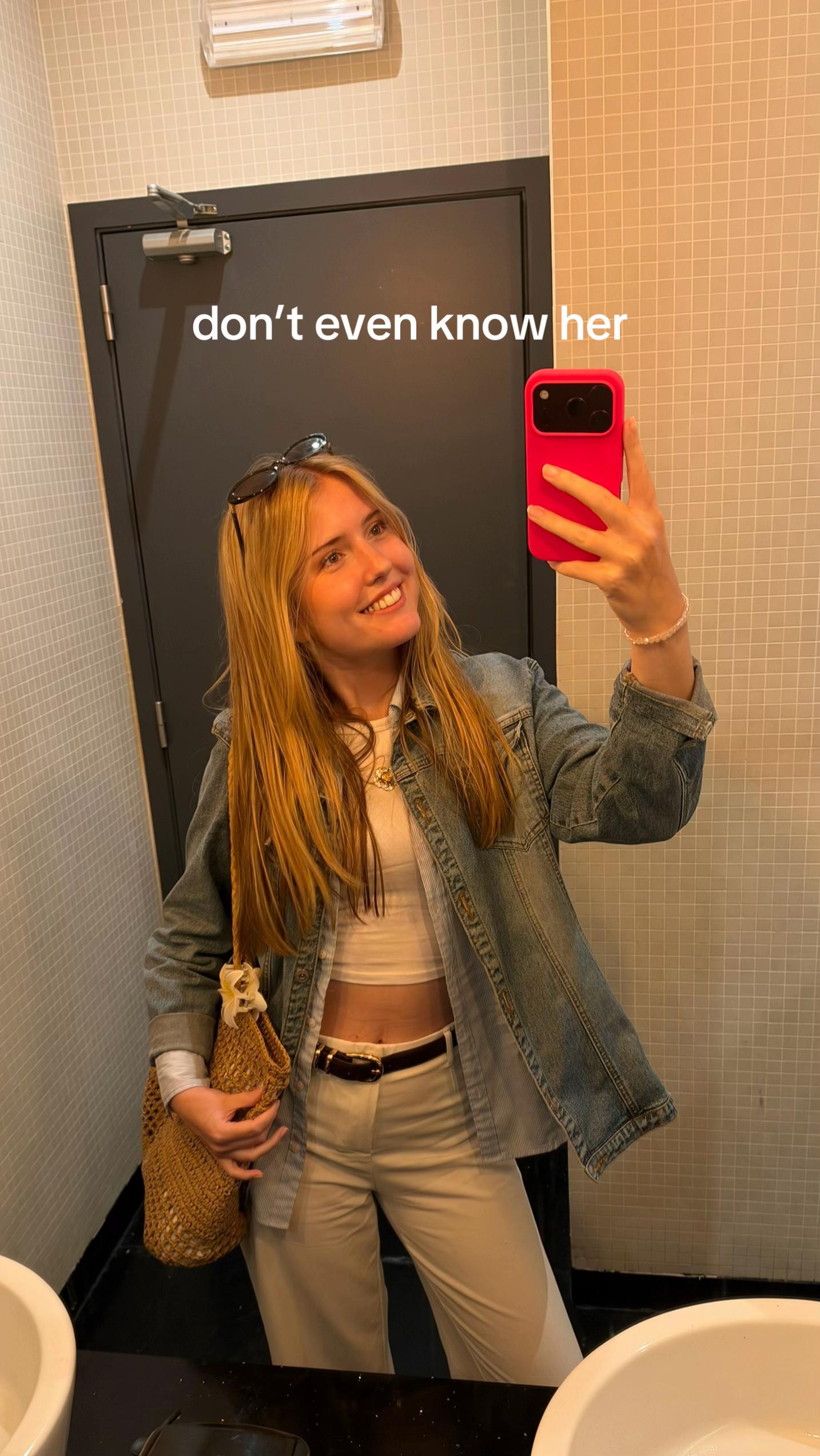 @𝐒𝐨𝐩𝐡𝐢𝐚