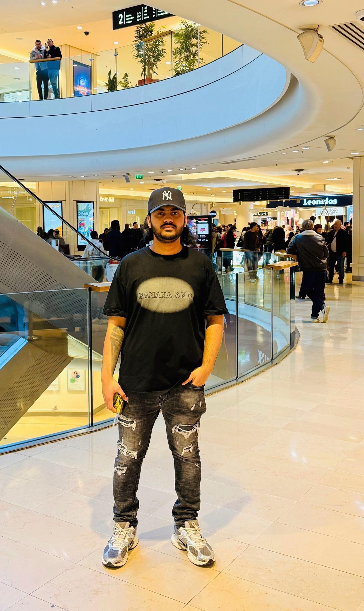 @Thilii 🇱🇰🇫🇷