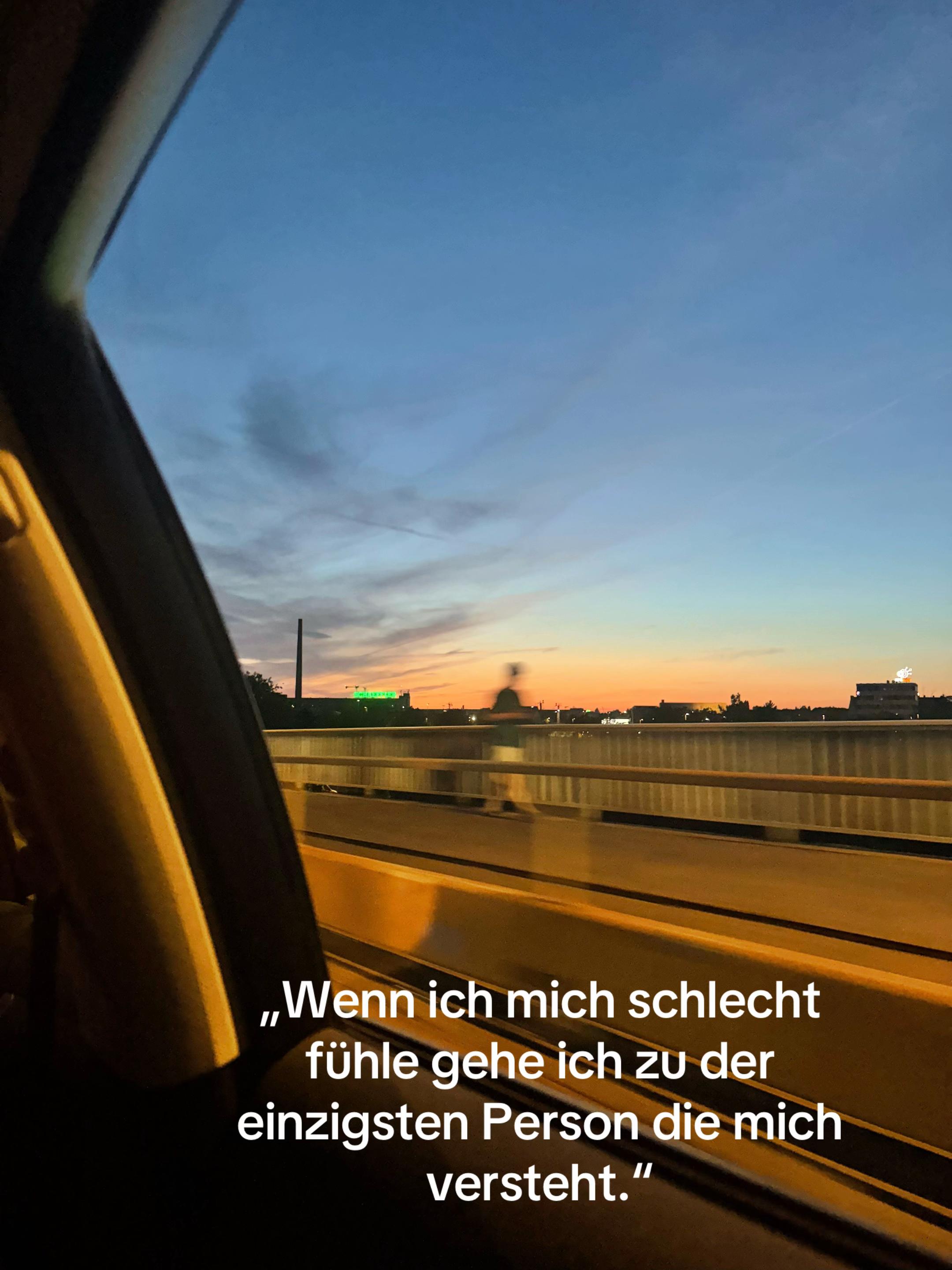 @𝐄𝐦𝐦𝐲