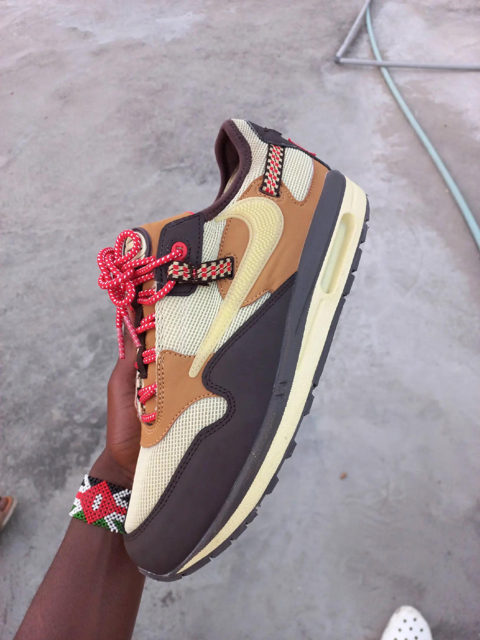 @jarulygotsneakers