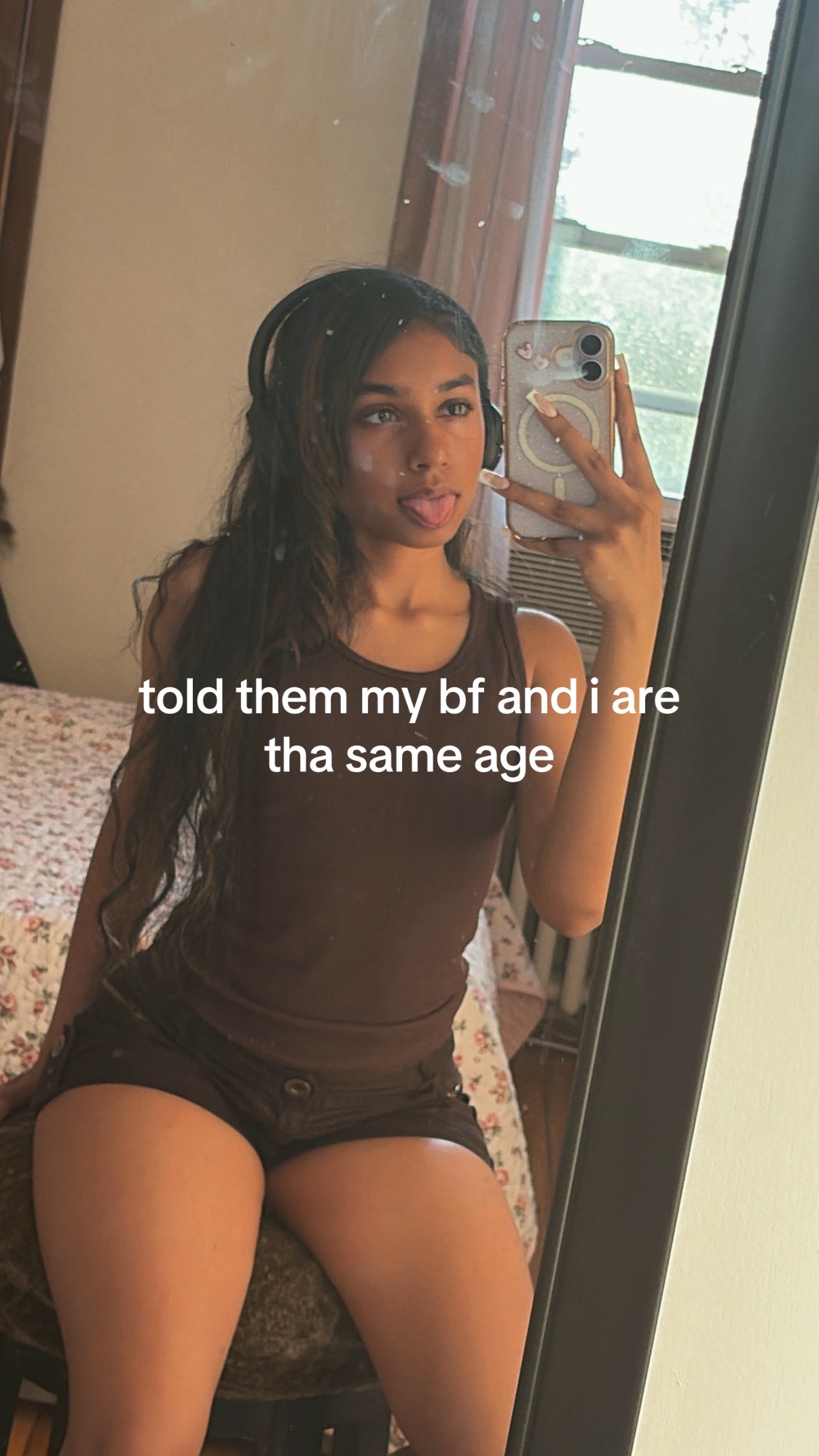 @Niesaa.