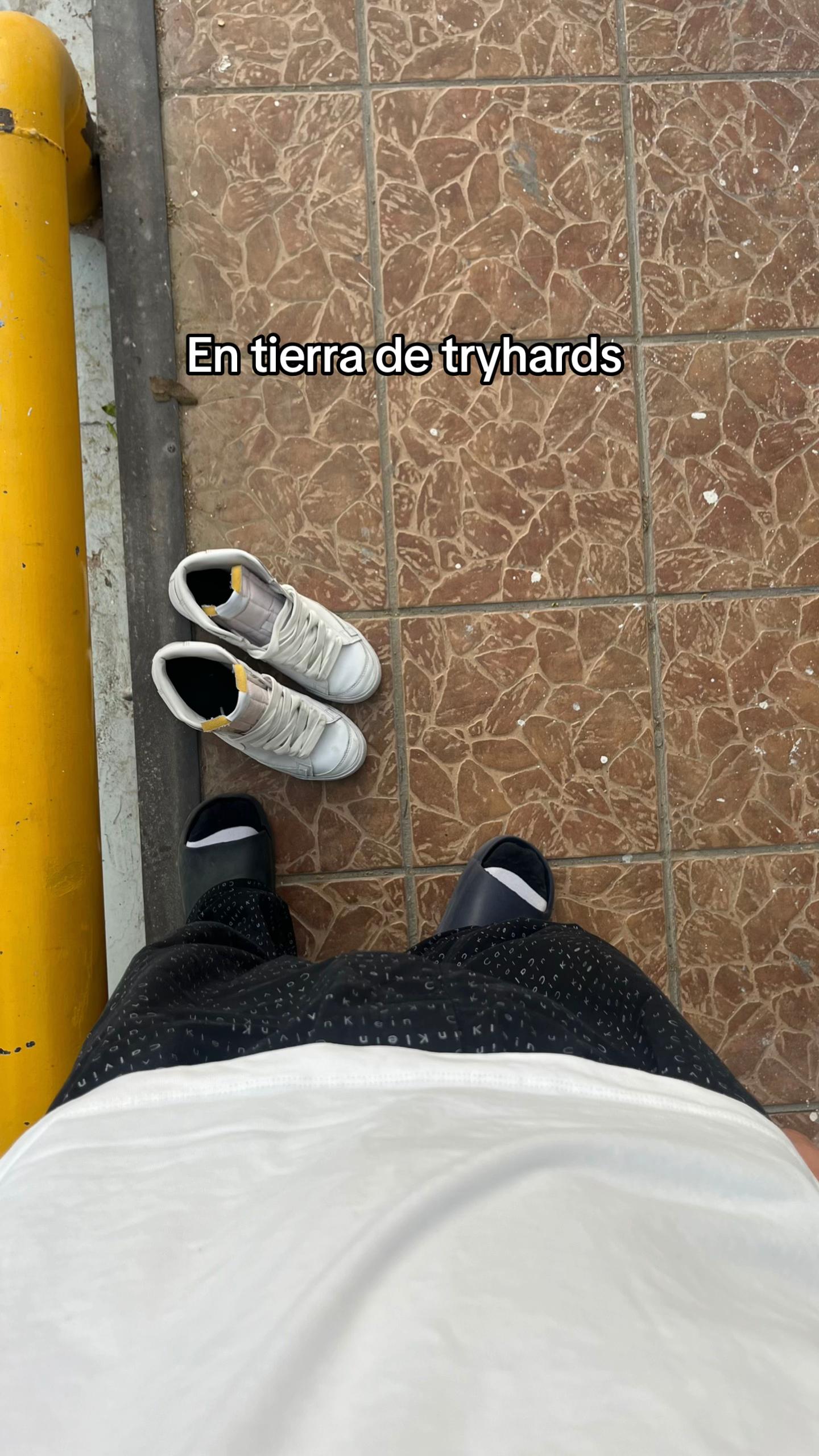 @️