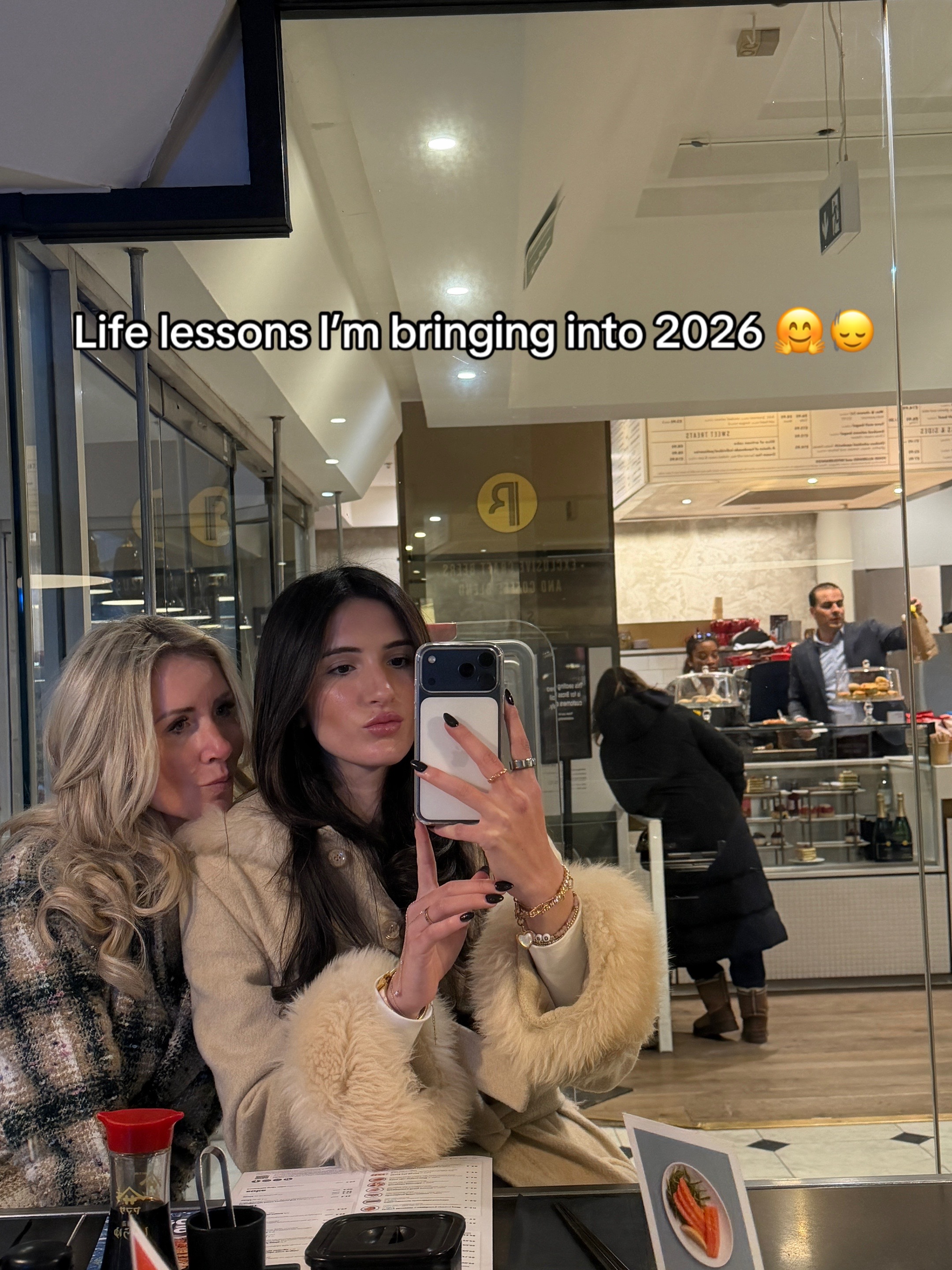 @bella