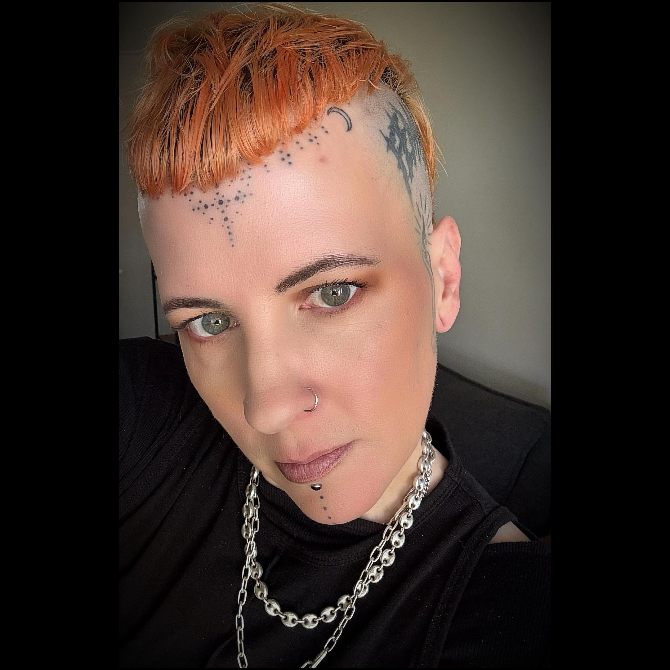 @FeralDoll 11 🖤🖤