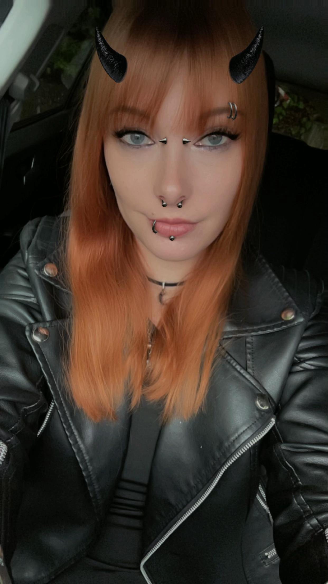 @MrsPuckiii 😈