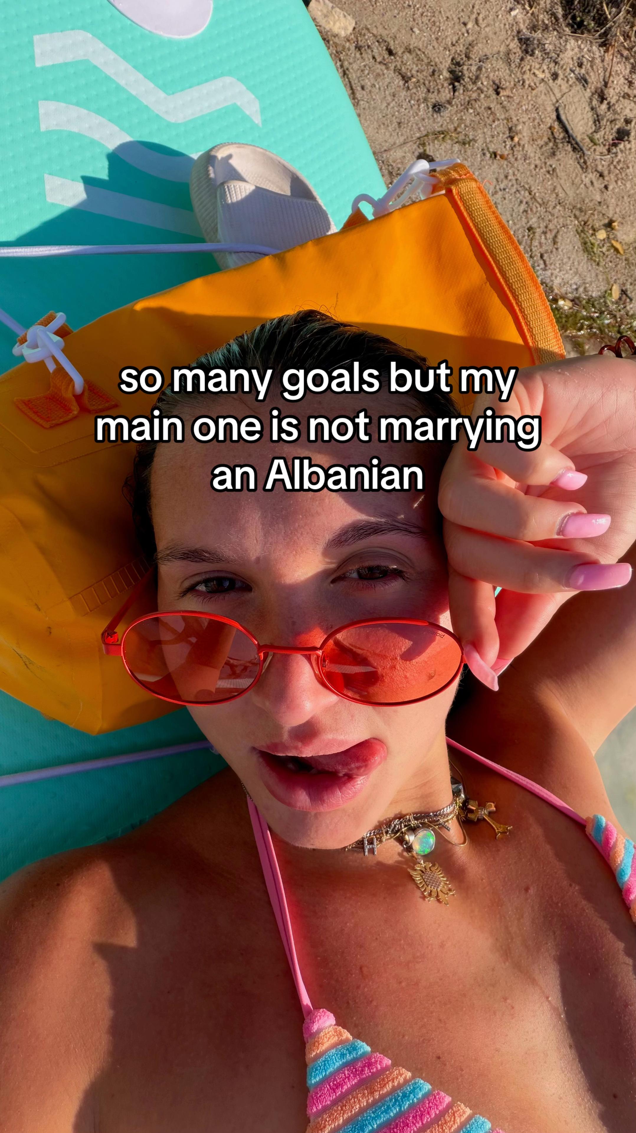 @XhesiBerisha🇦🇱🇵🇱