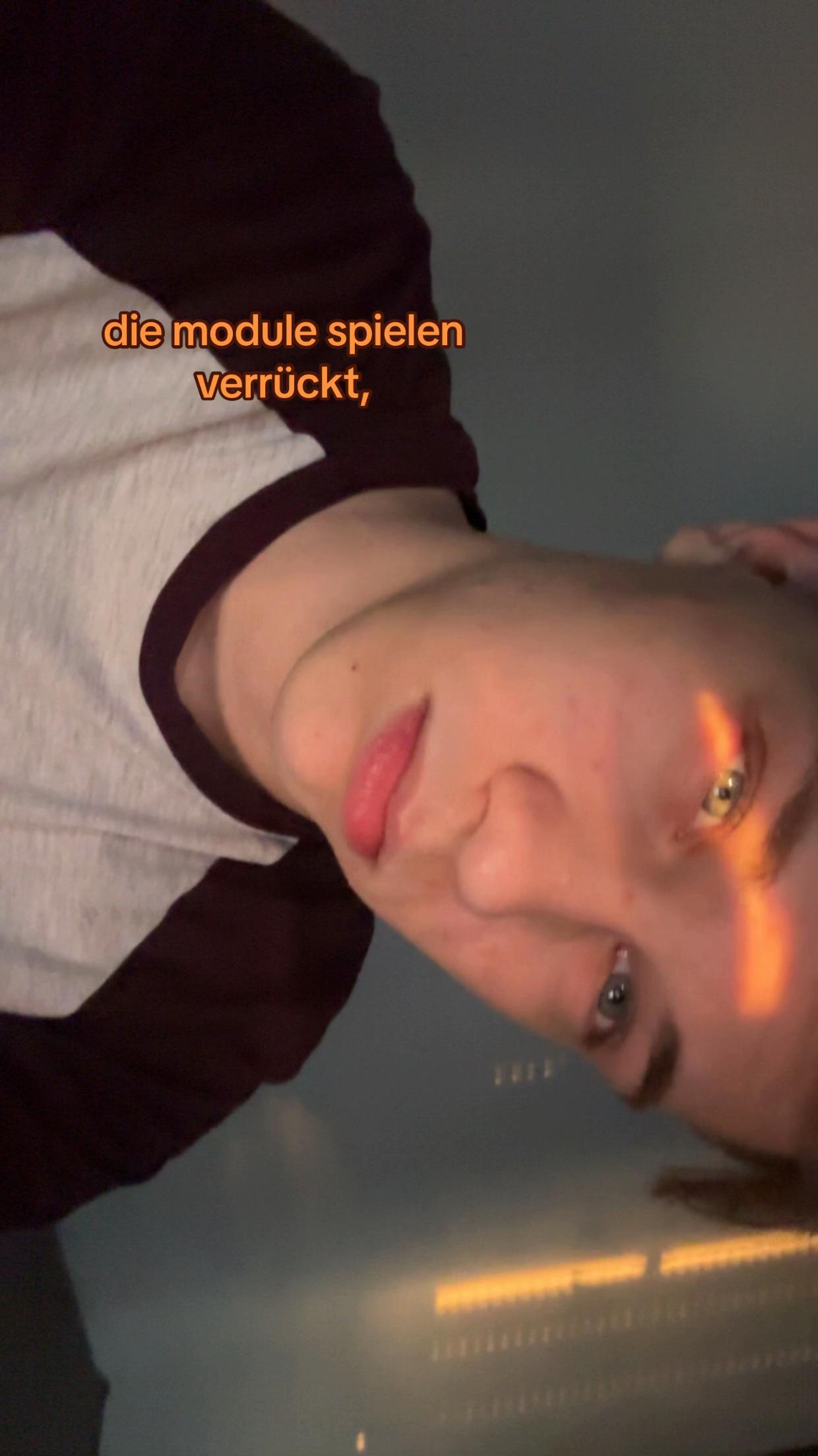 @𝐣𝐮𝐬𝐭𝐢𝐧𝐱𝐞𝐥𝐢𝐚𝐬
