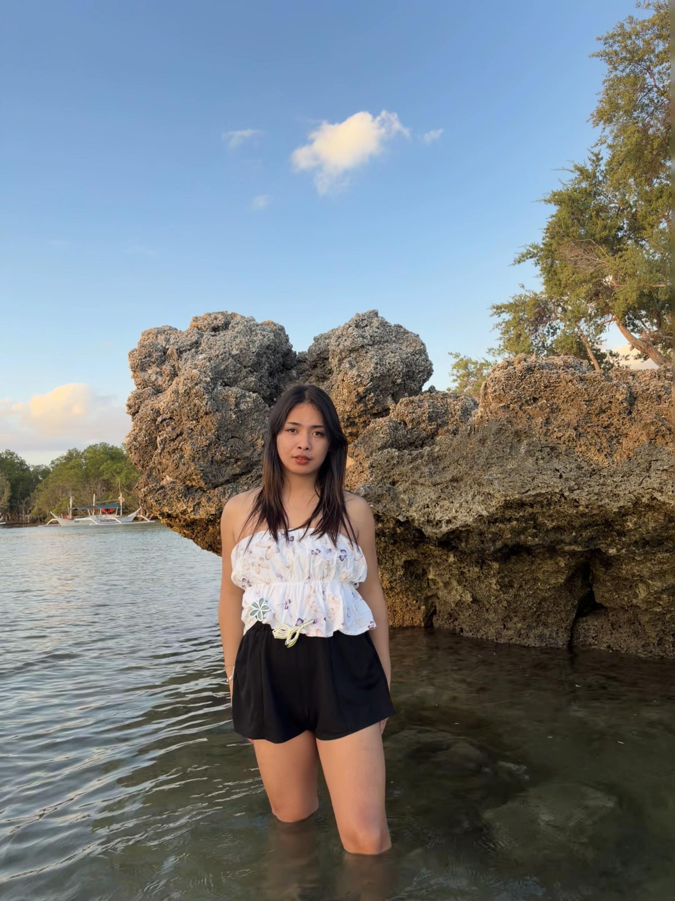 @LORAINE🤟