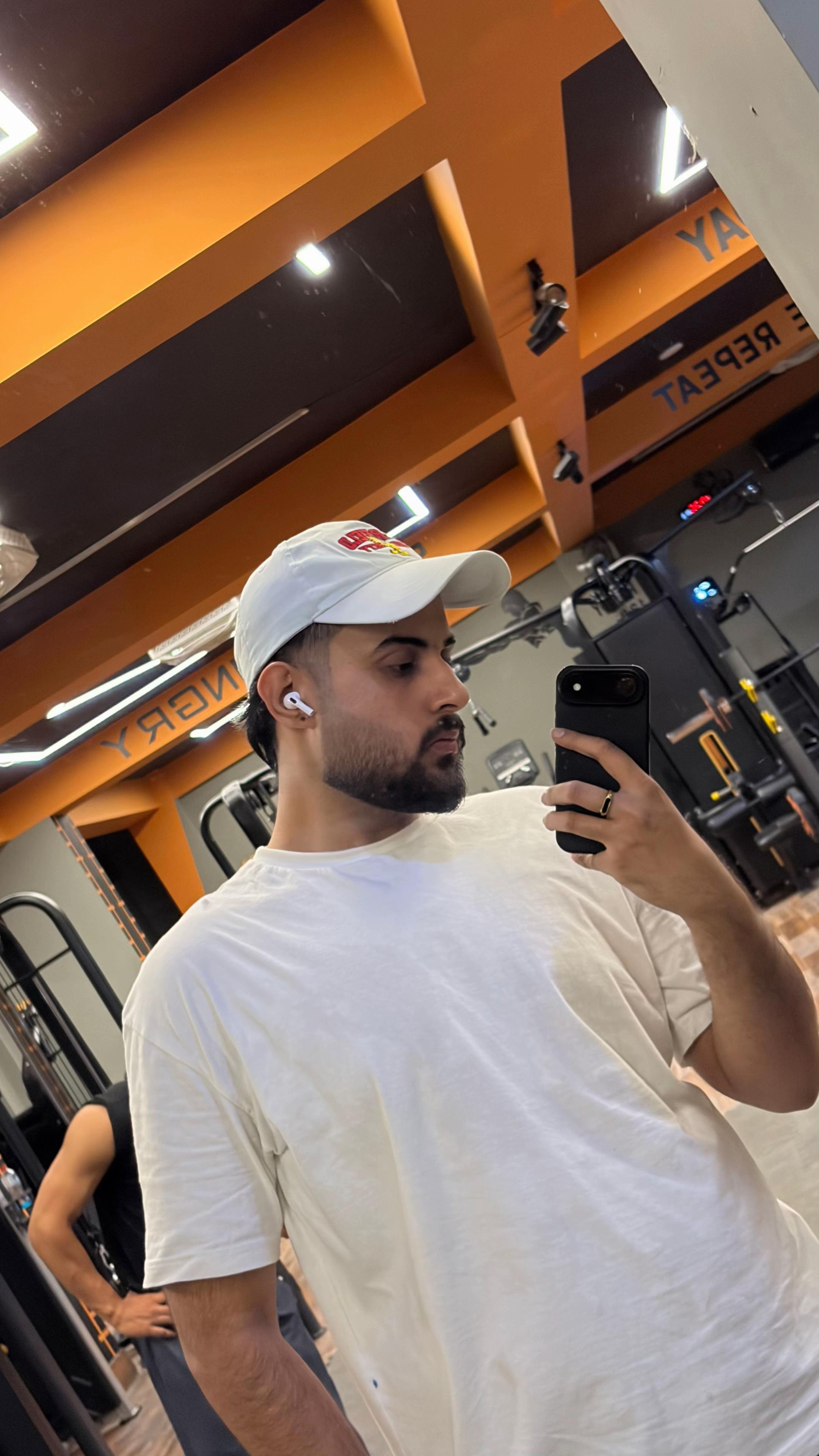 @S H E R A Z 🦉