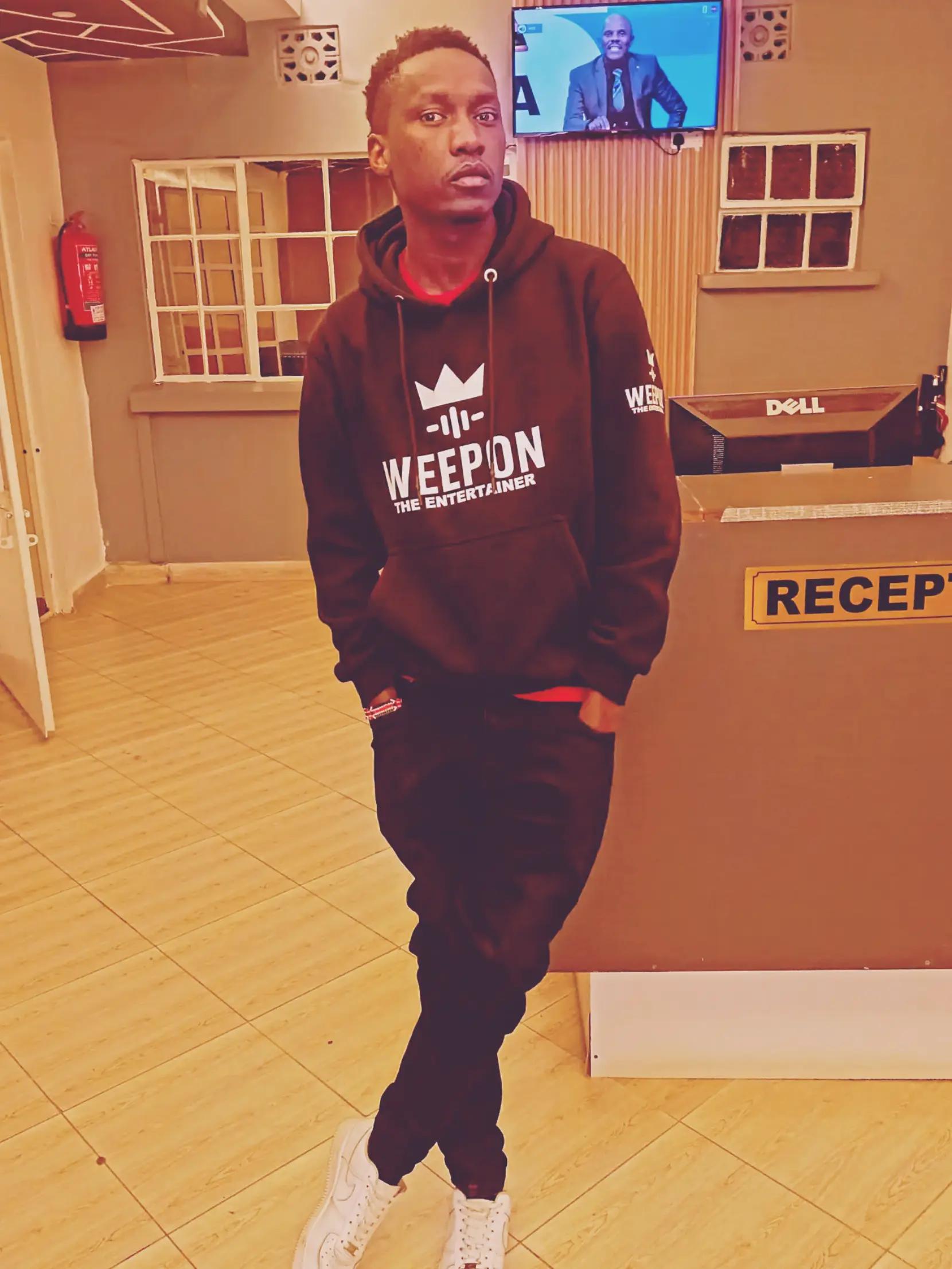 @WEEPON THE ENTERTAINER (DJ)