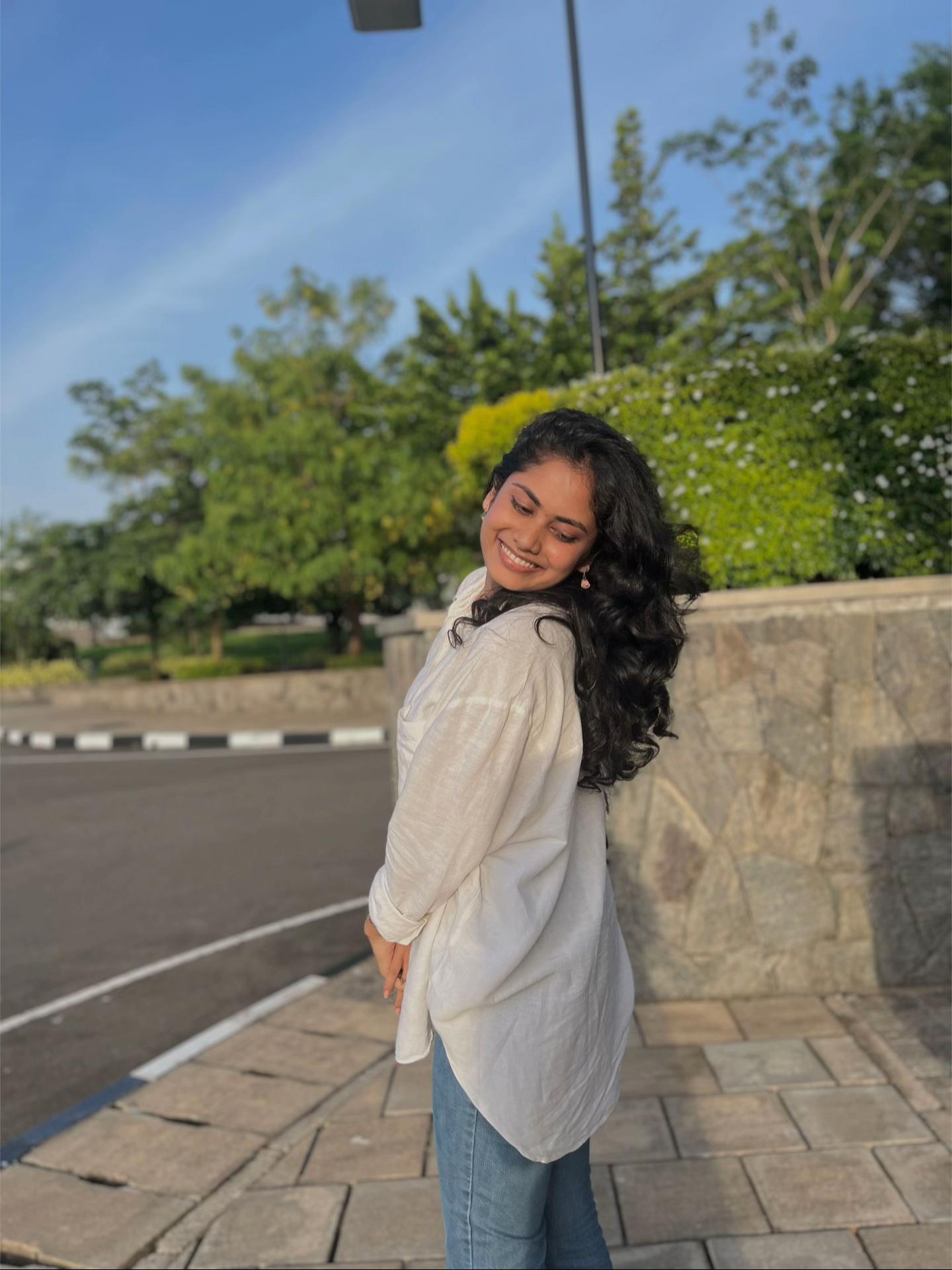 @MAYA 💫