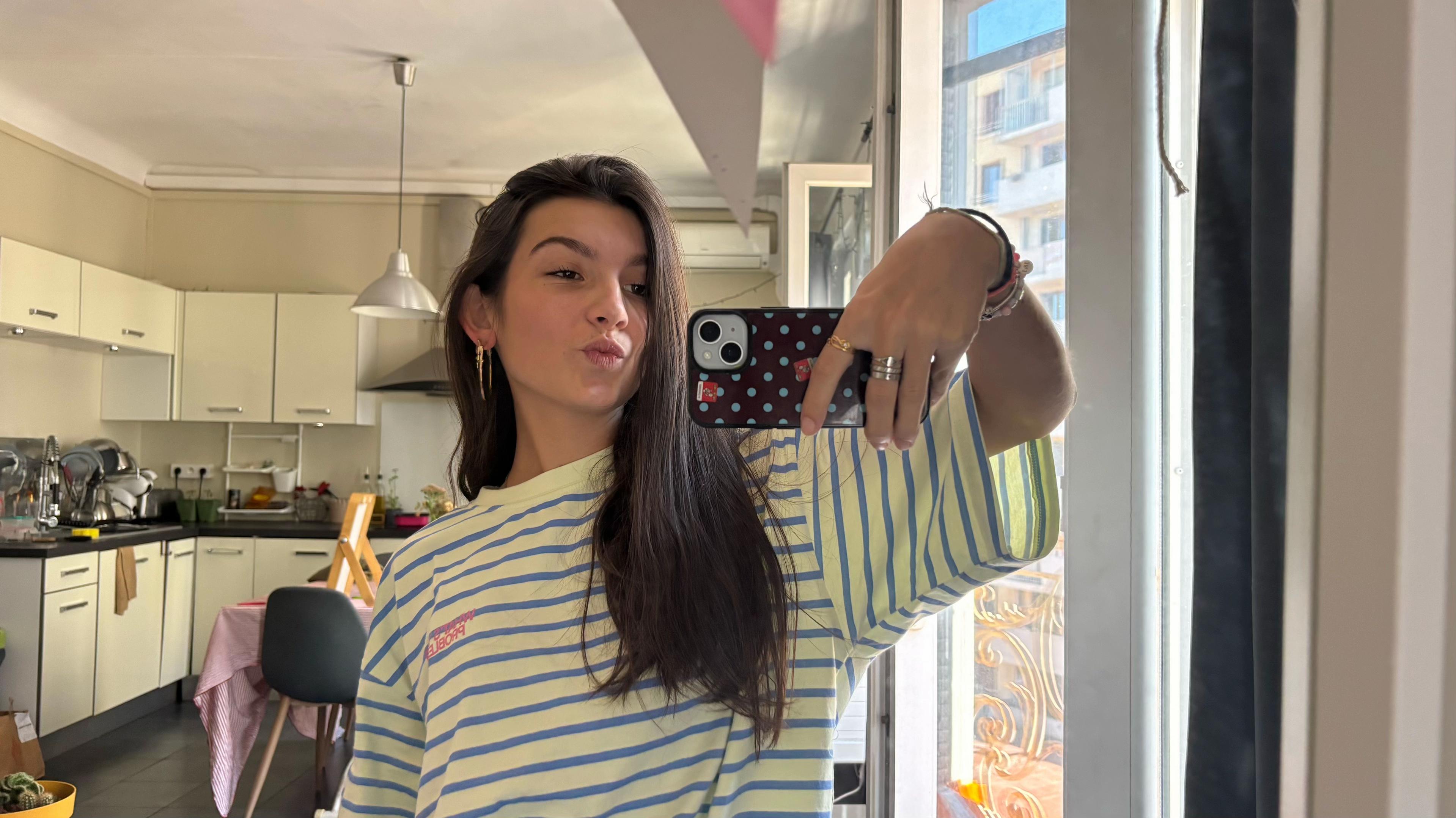 @lola.jul135