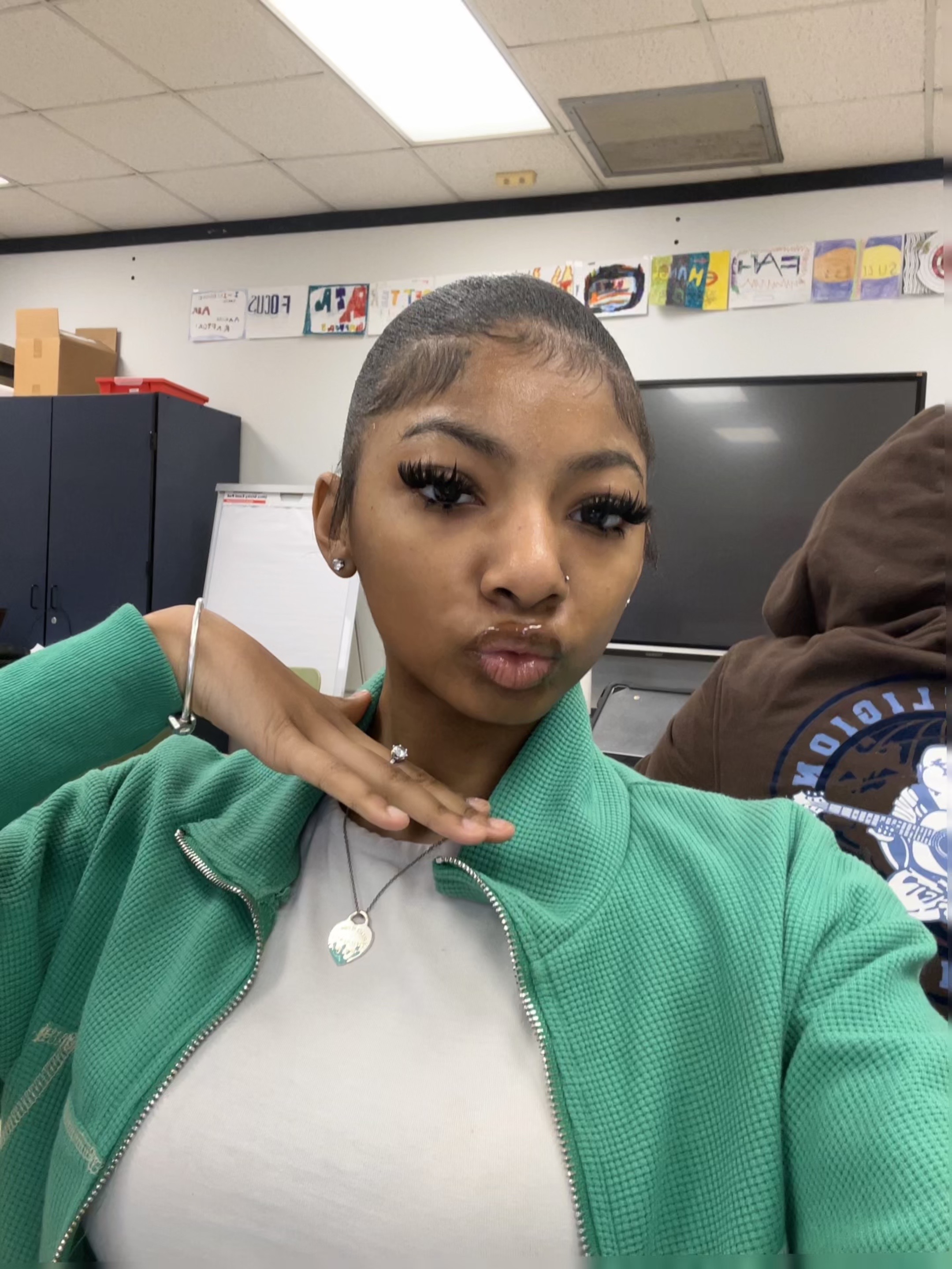 @zoeyy