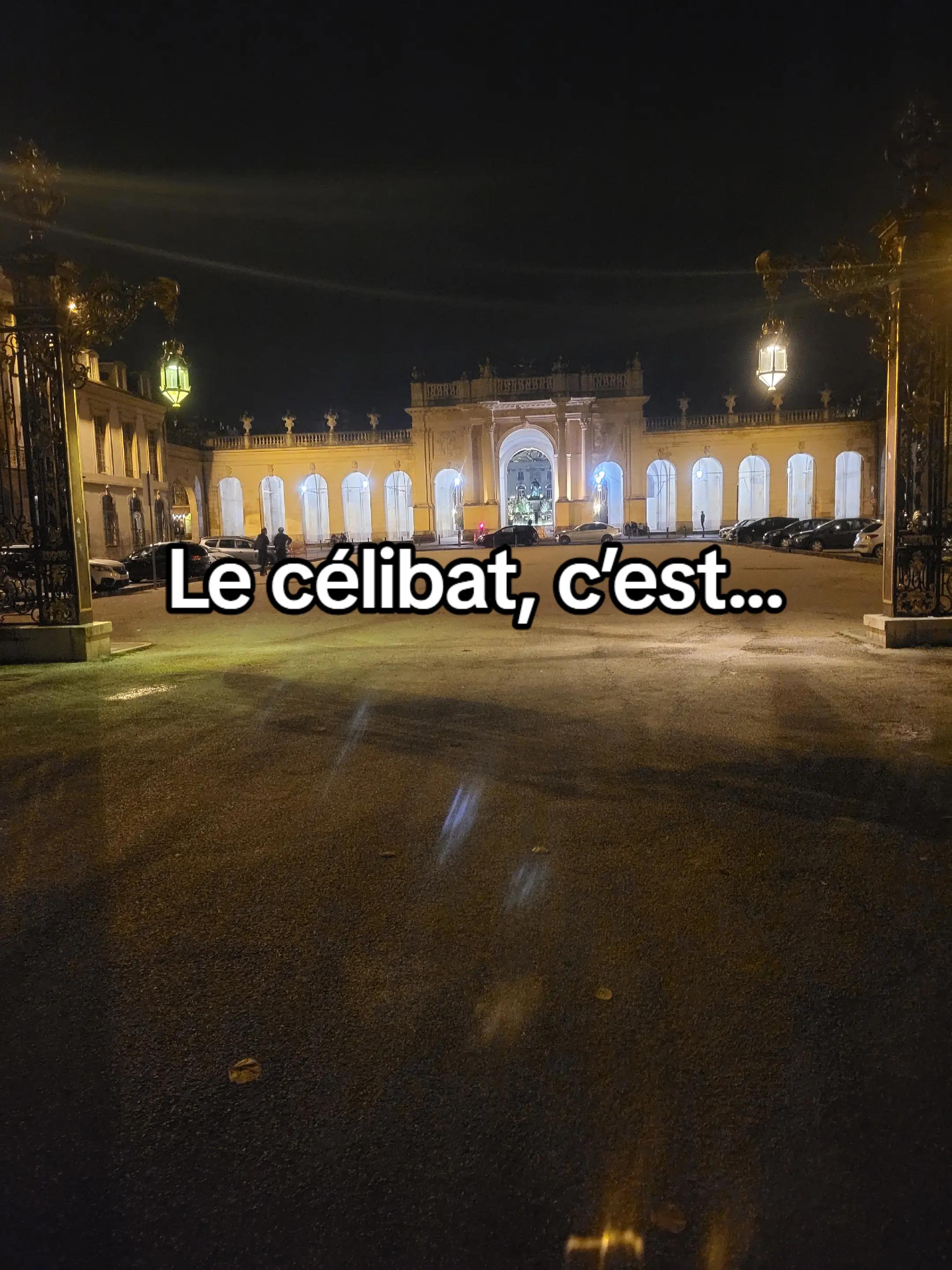 @un homme debout
