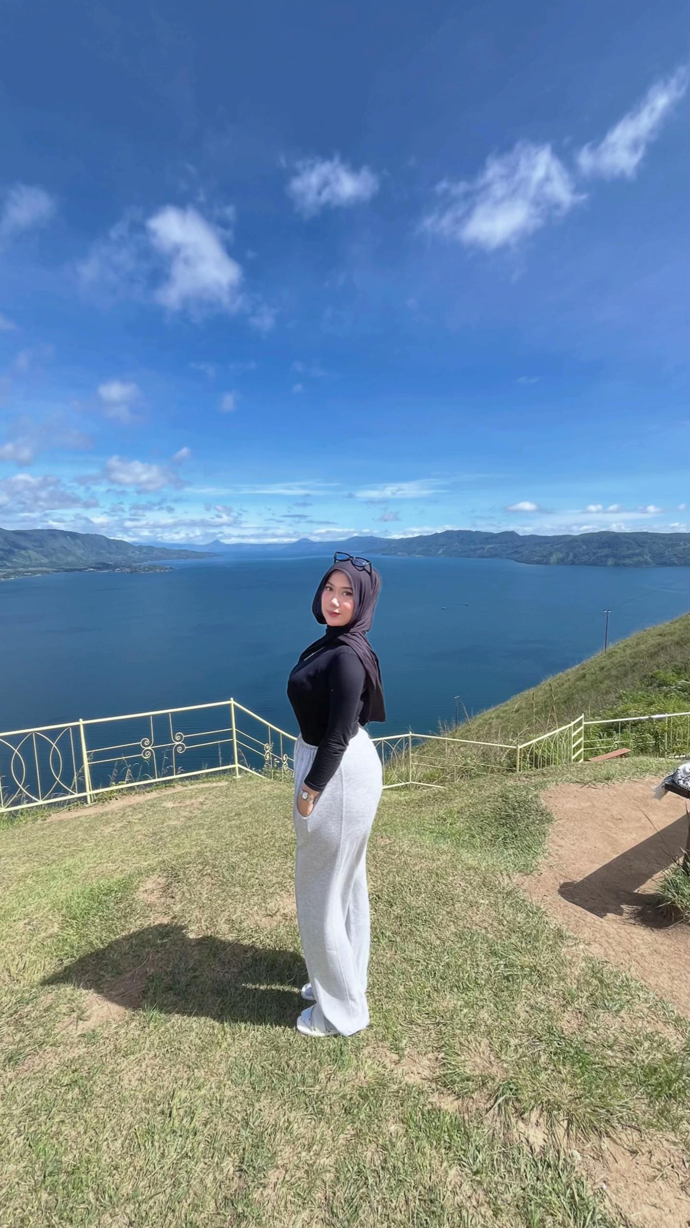 @Velisa