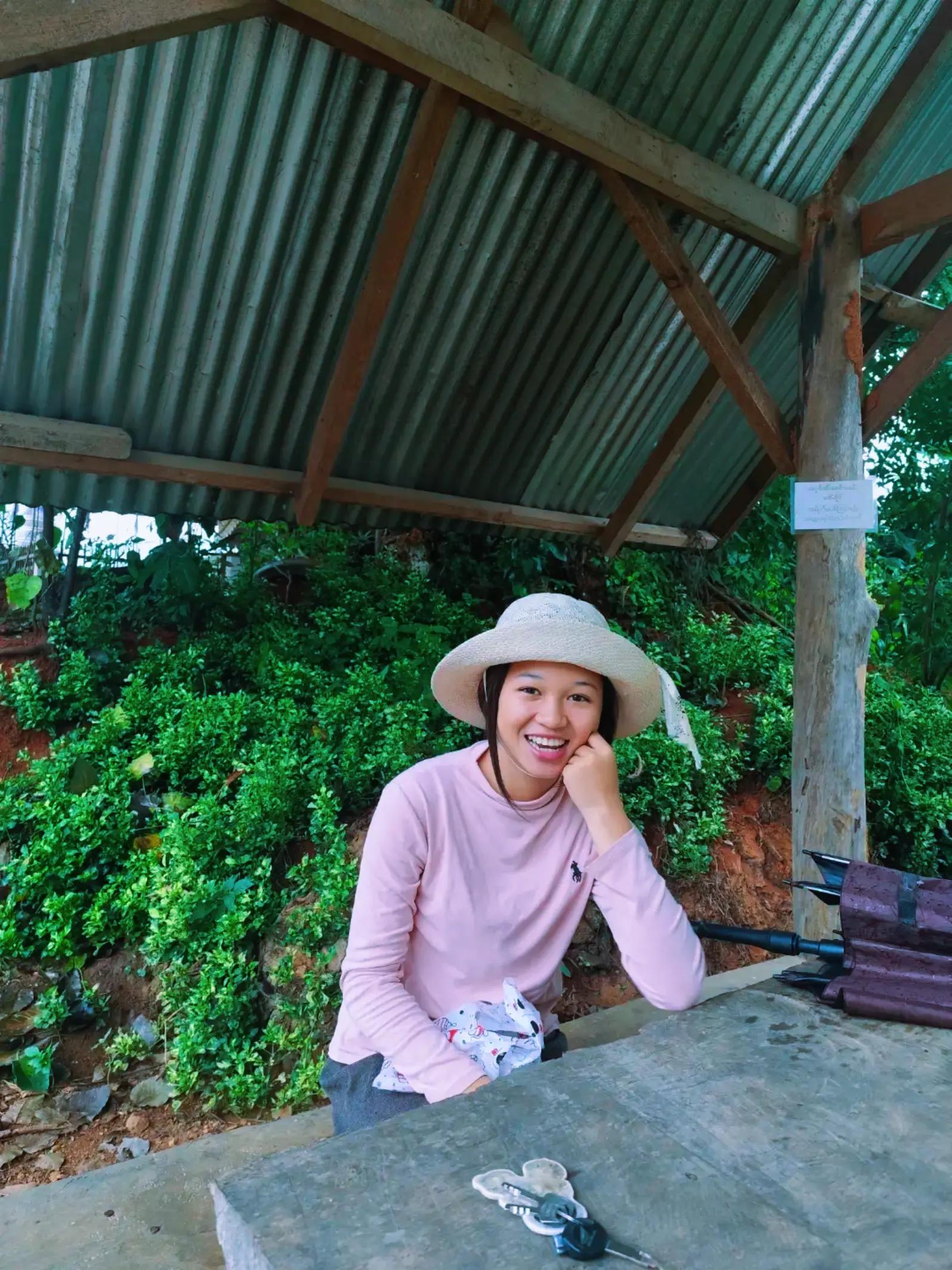 @lotus(မွၵ်ႇမူဝ်)